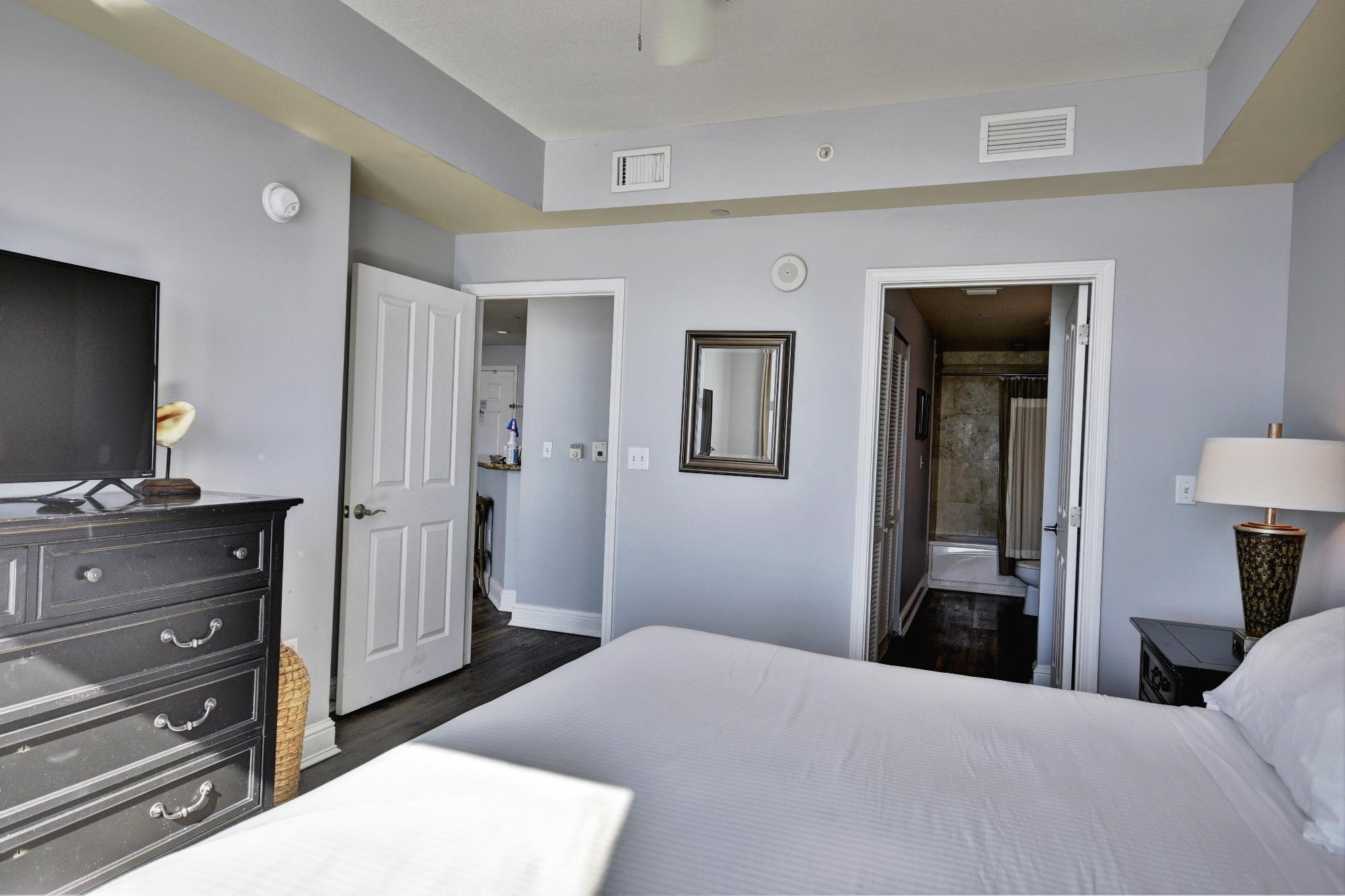 Aqua Beachside Resort - Residential