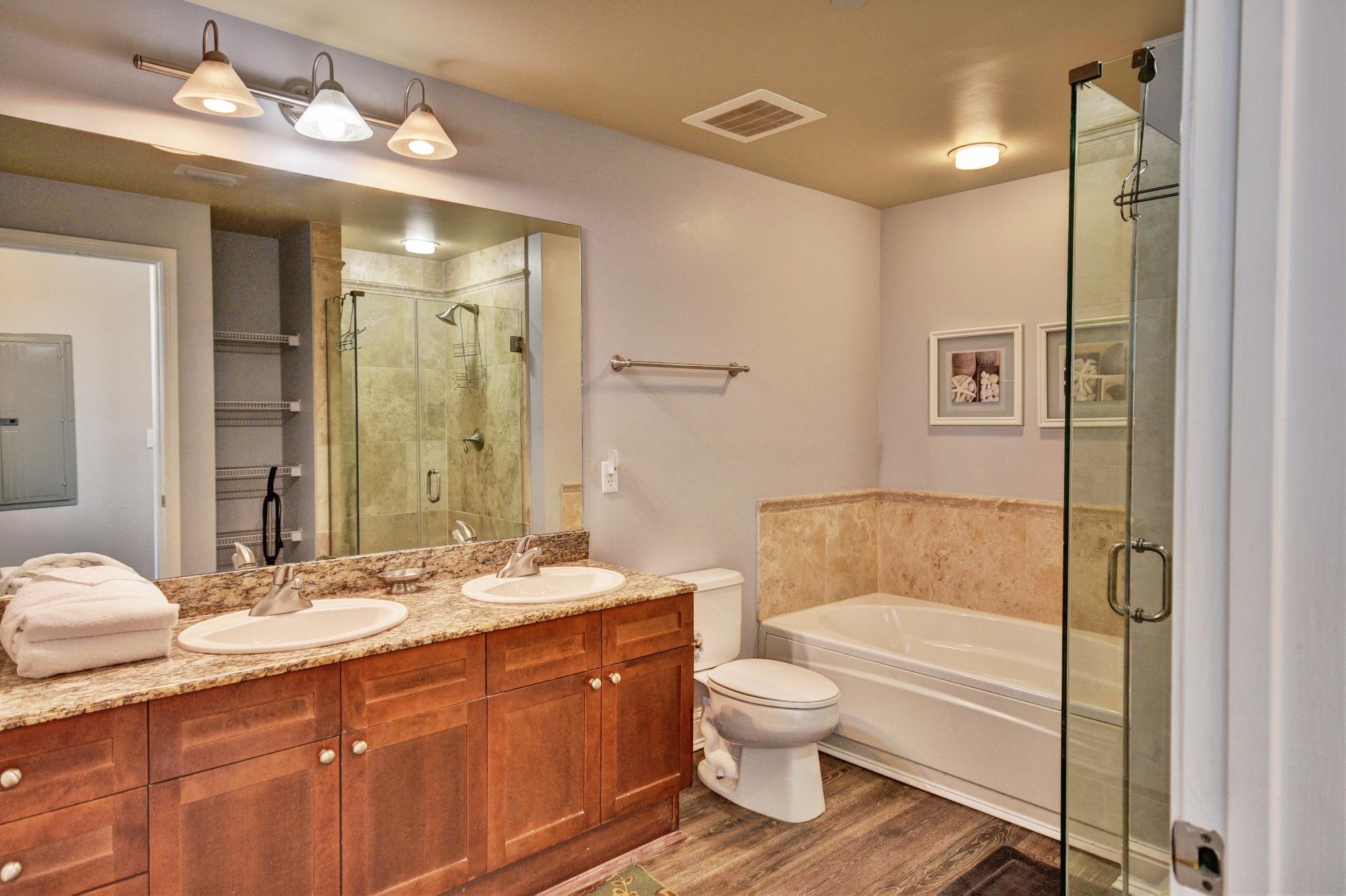 Aqua Beachside Resort - Residential