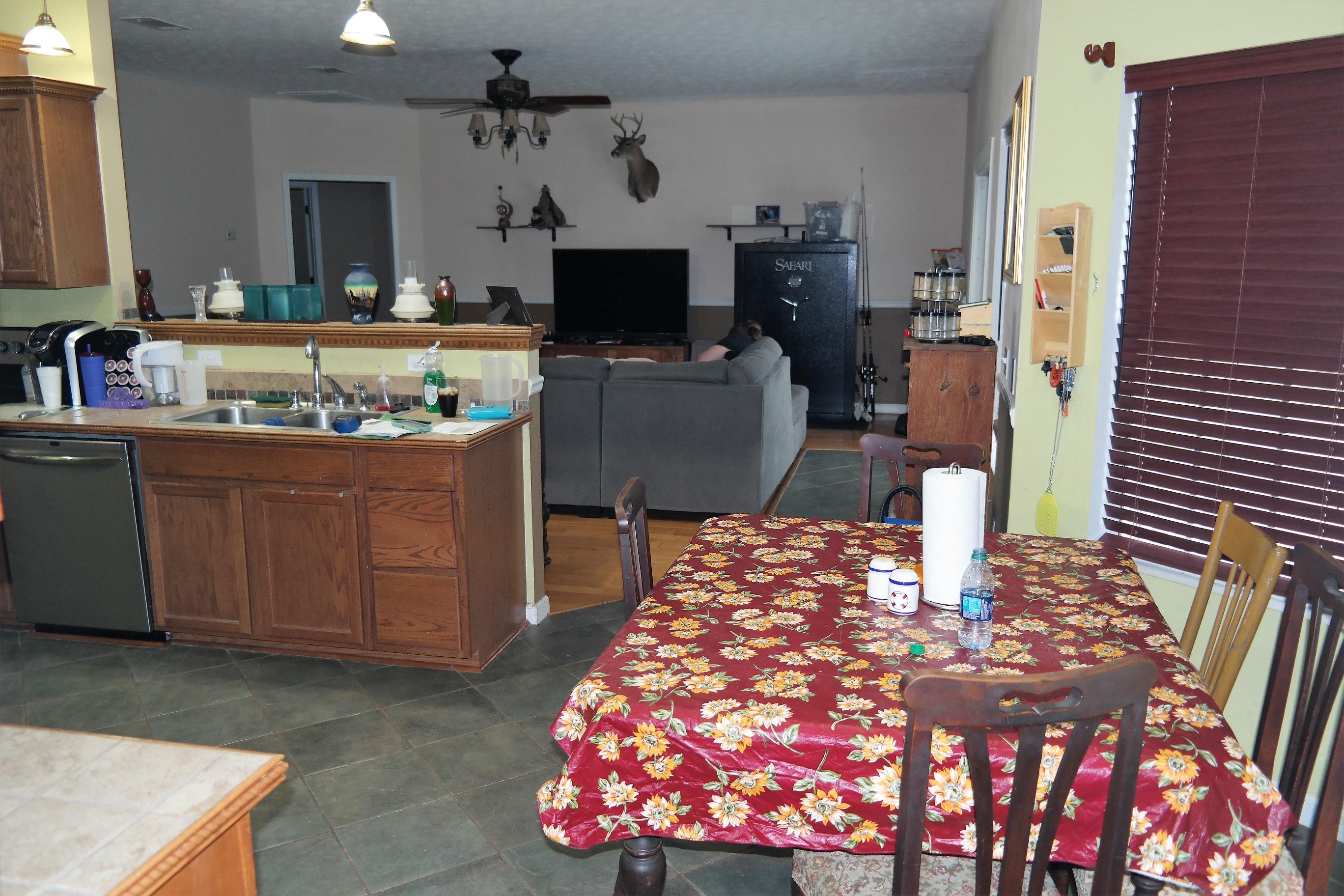 MEETS AND BONDS - Residential