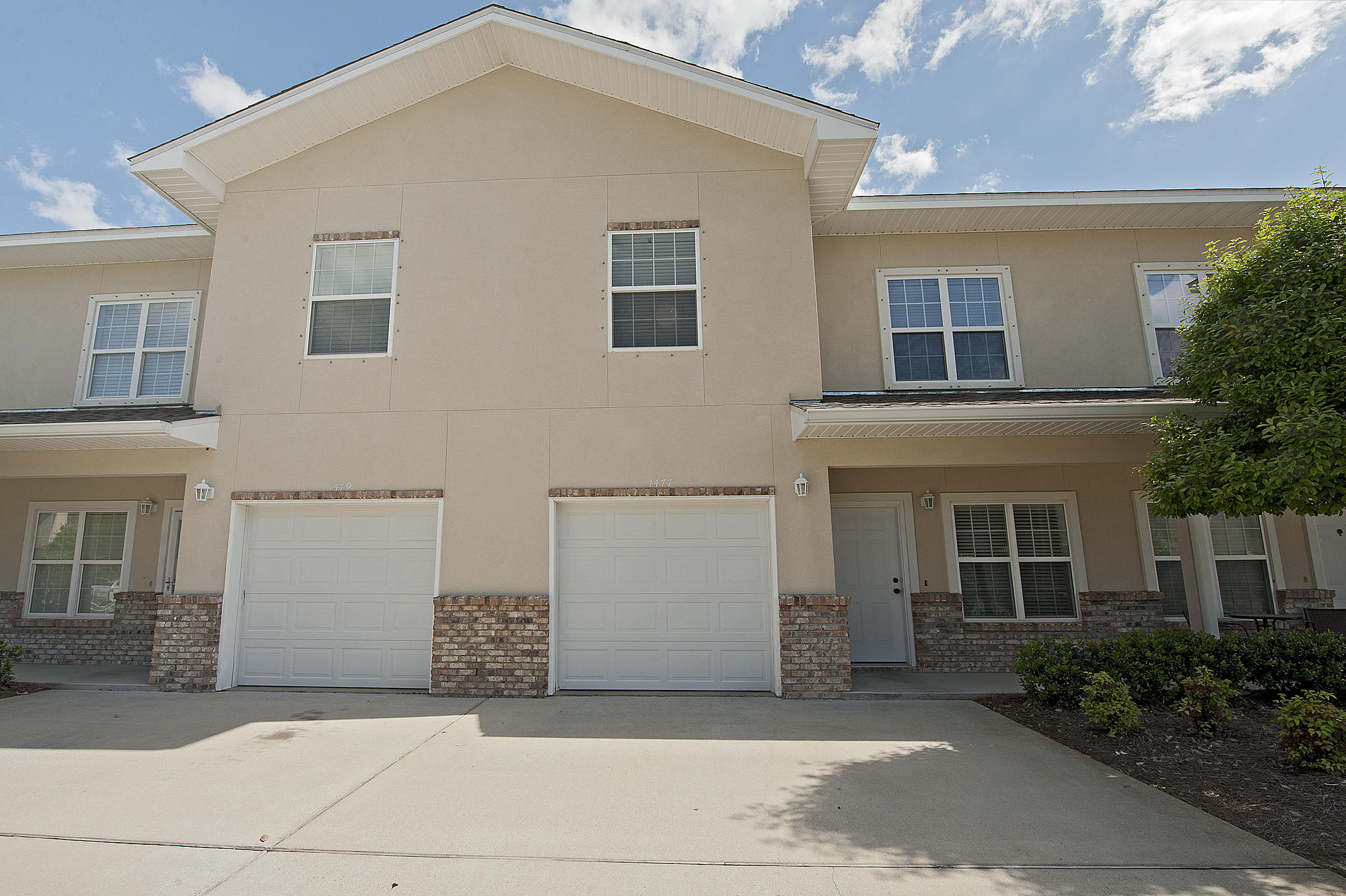 MERIDIAN SQUARE T/H - Residential