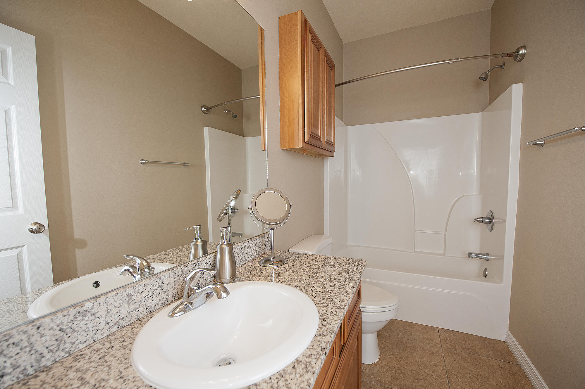 MERIDIAN SQUARE T/H - Residential