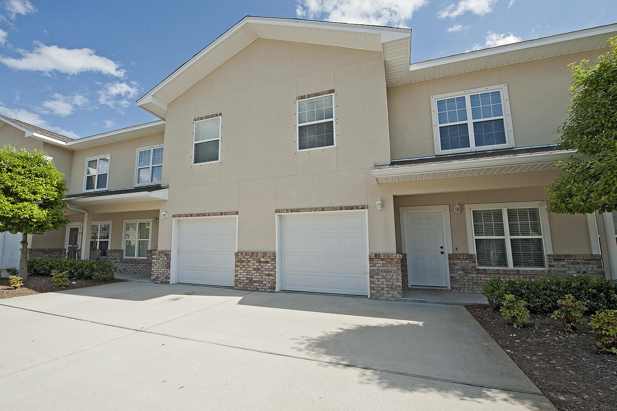 MERIDIAN SQUARE T/H - Residential