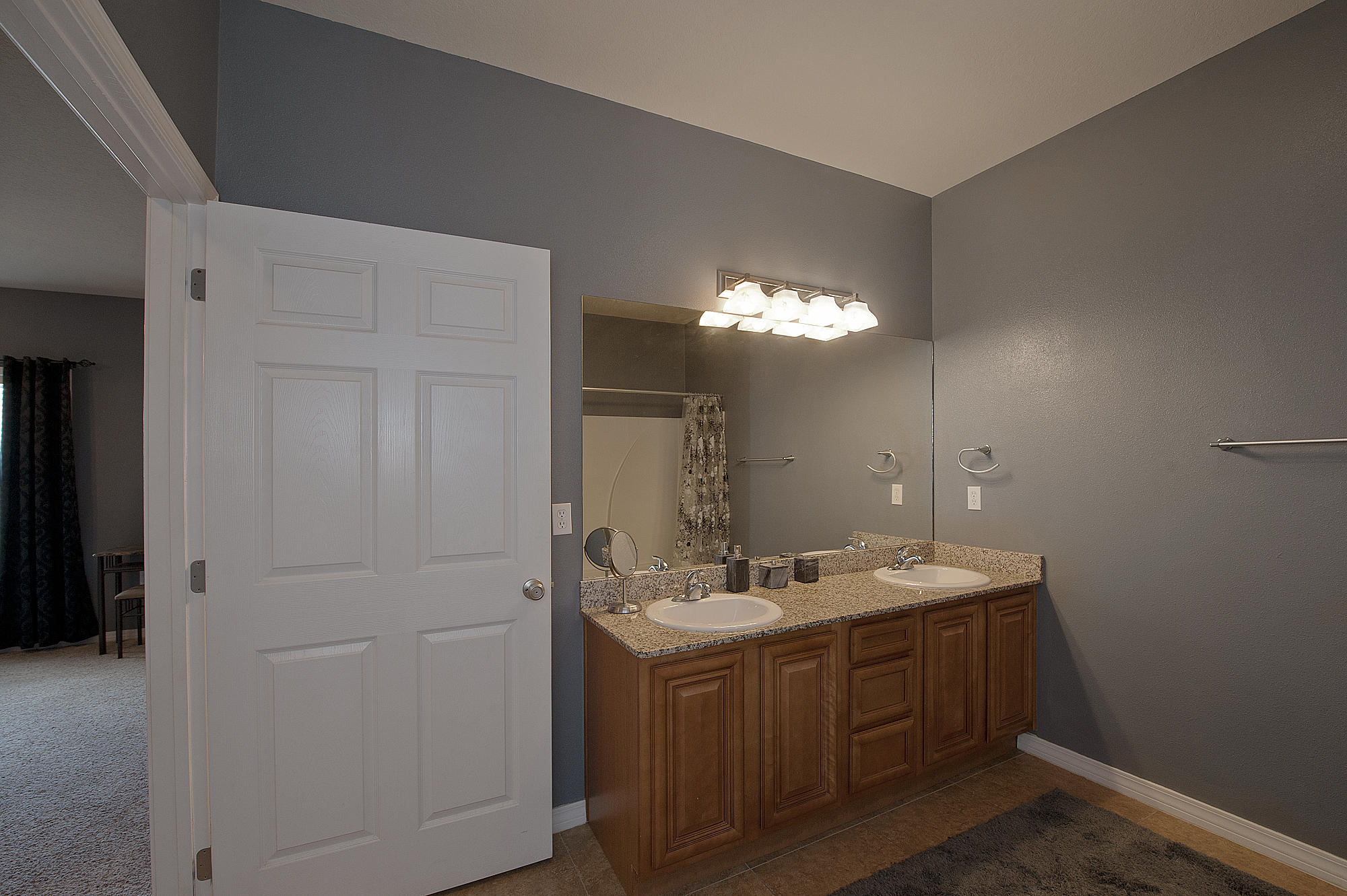 MERIDIAN SQUARE T/H - Residential