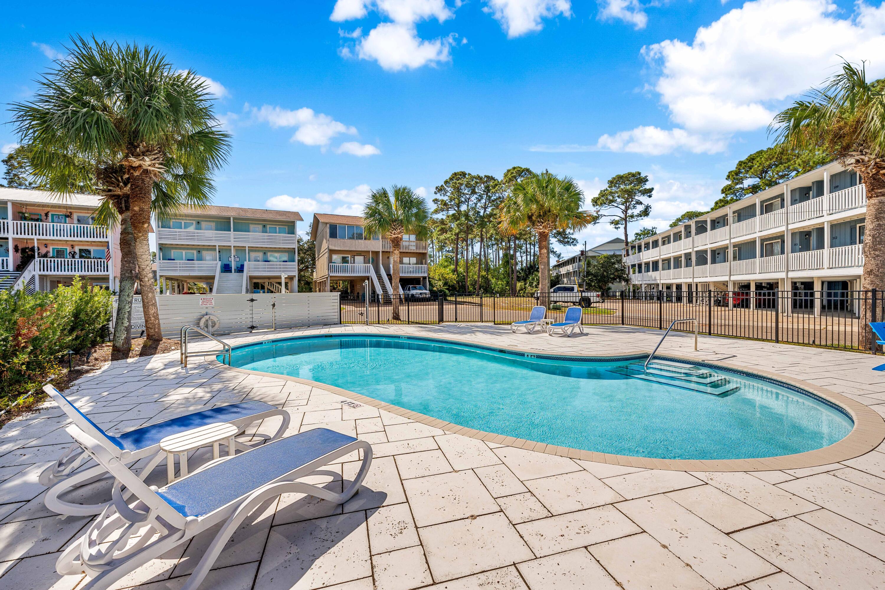 PIRATES COVE INLET CONDO - Residential