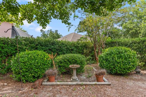 A home in Niceville