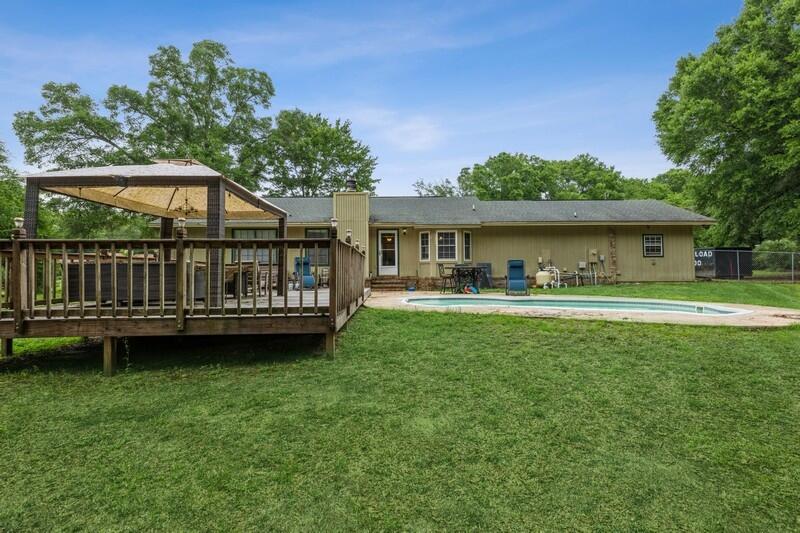 KENNEDY LAKES 1ST ADDN - Residential