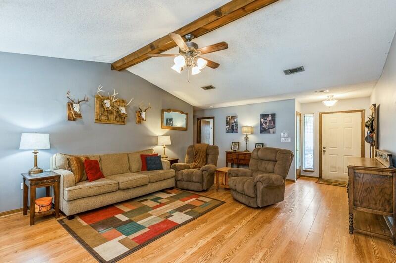 KENNEDY LAKES 1ST ADDN - Residential