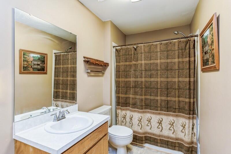 KENNEDY LAKES 1ST ADDN - Residential