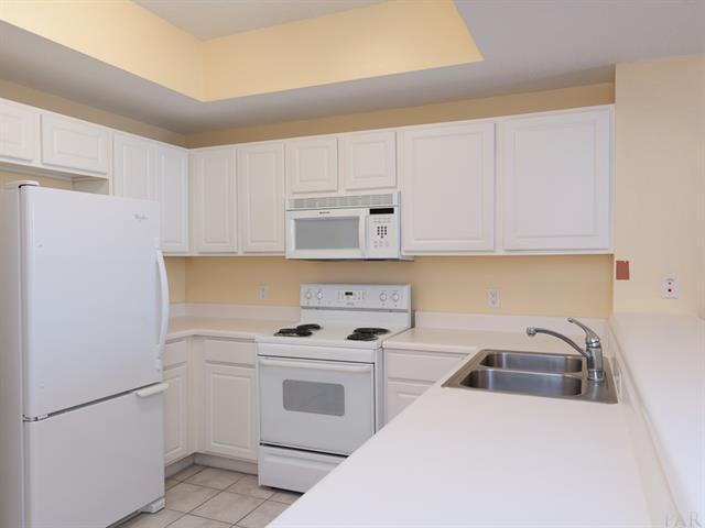 SUMMERWIND CONDOS - Residential