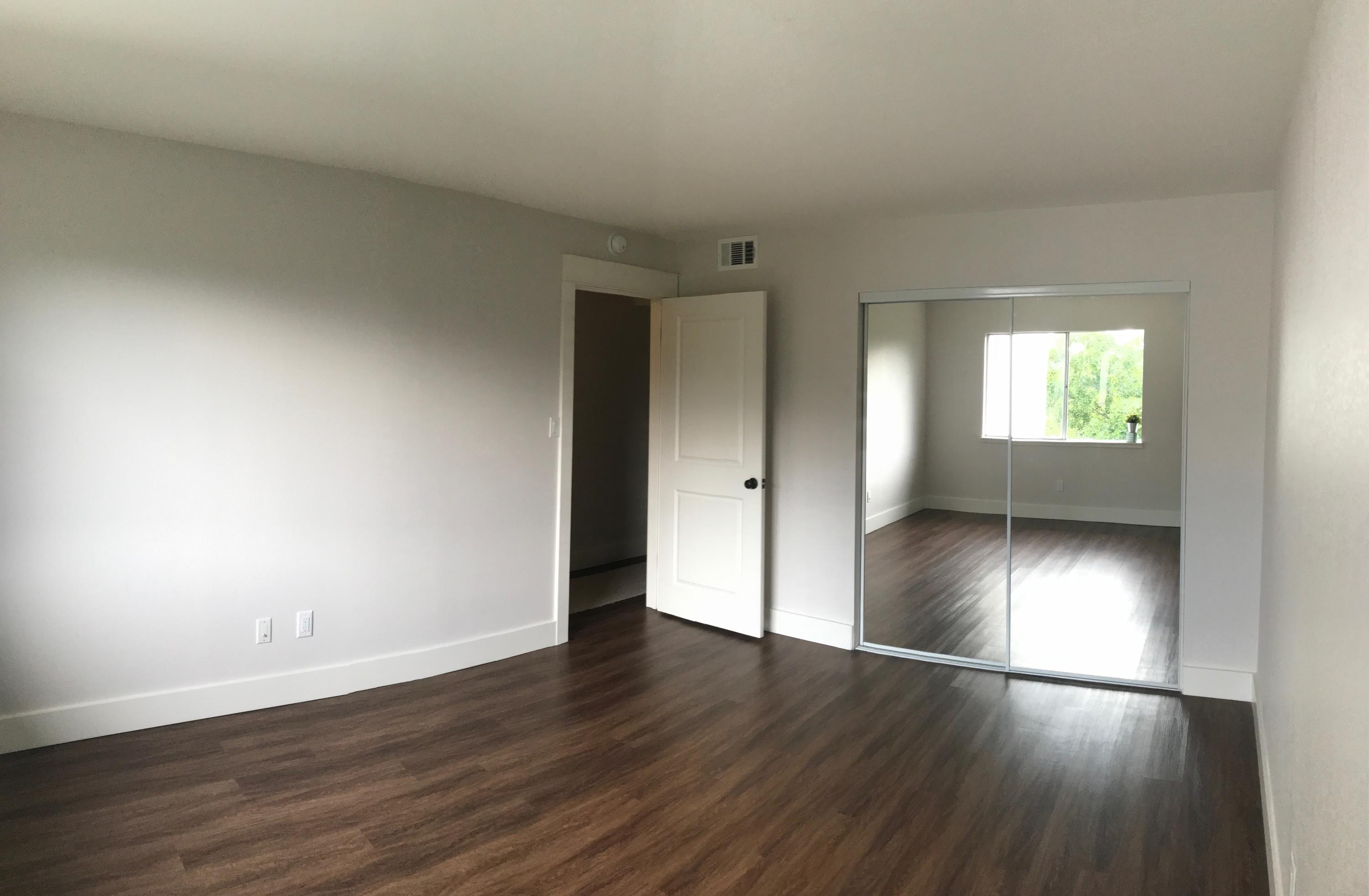 VALENCIA CONDO - Residential