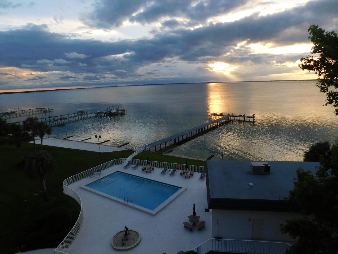 VALENCIA CONDO - Residential