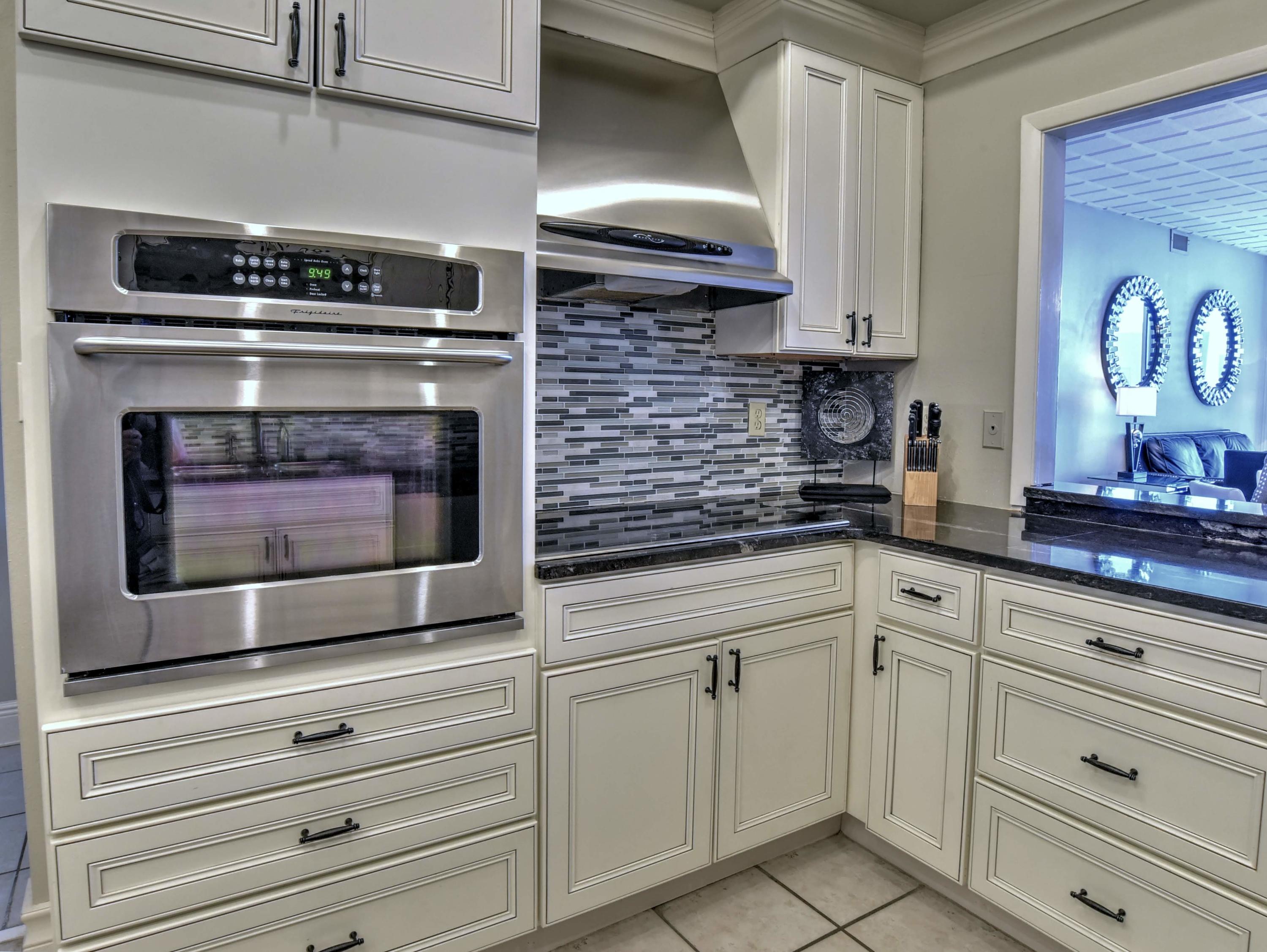 SHORELINE TOWERS 3 - Residential