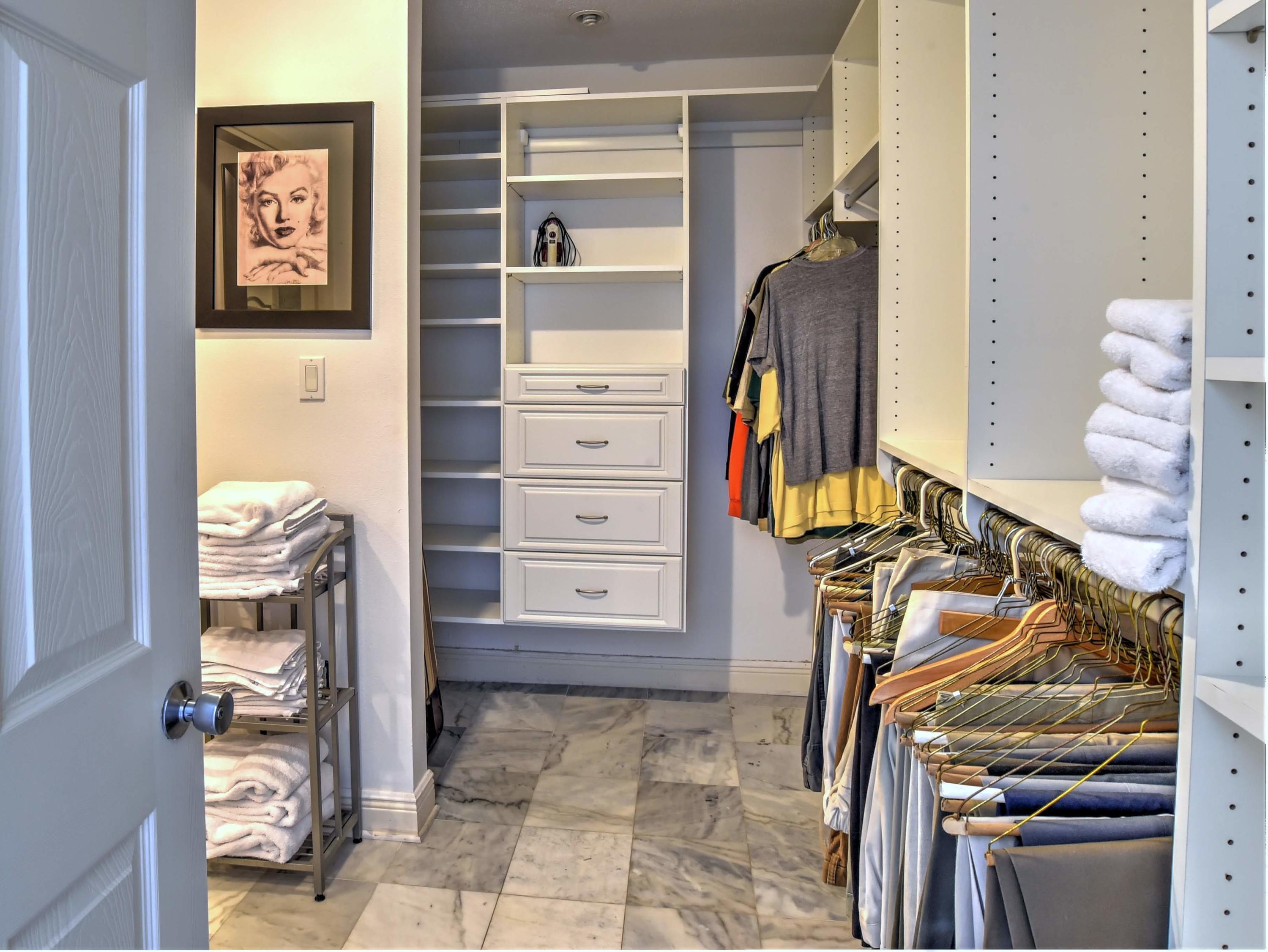 SHORELINE TOWERS 3 - Residential