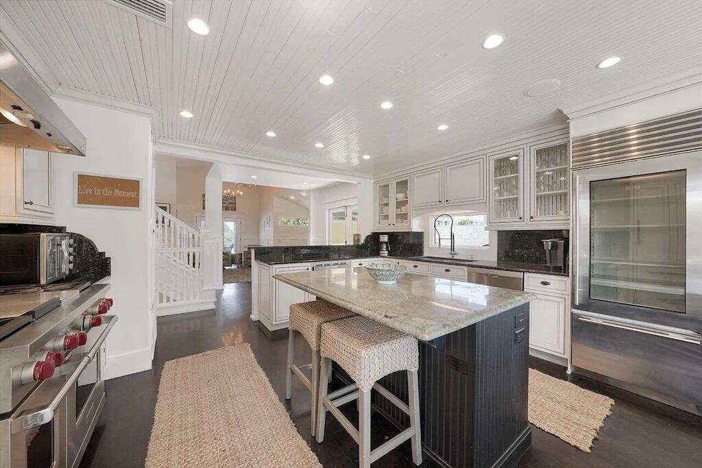 CRYSTAL BEACH - Residential