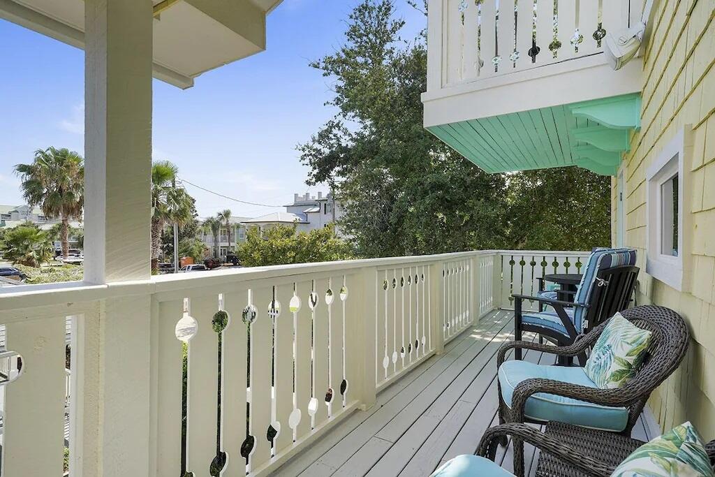CRYSTAL BEACH - Residential
