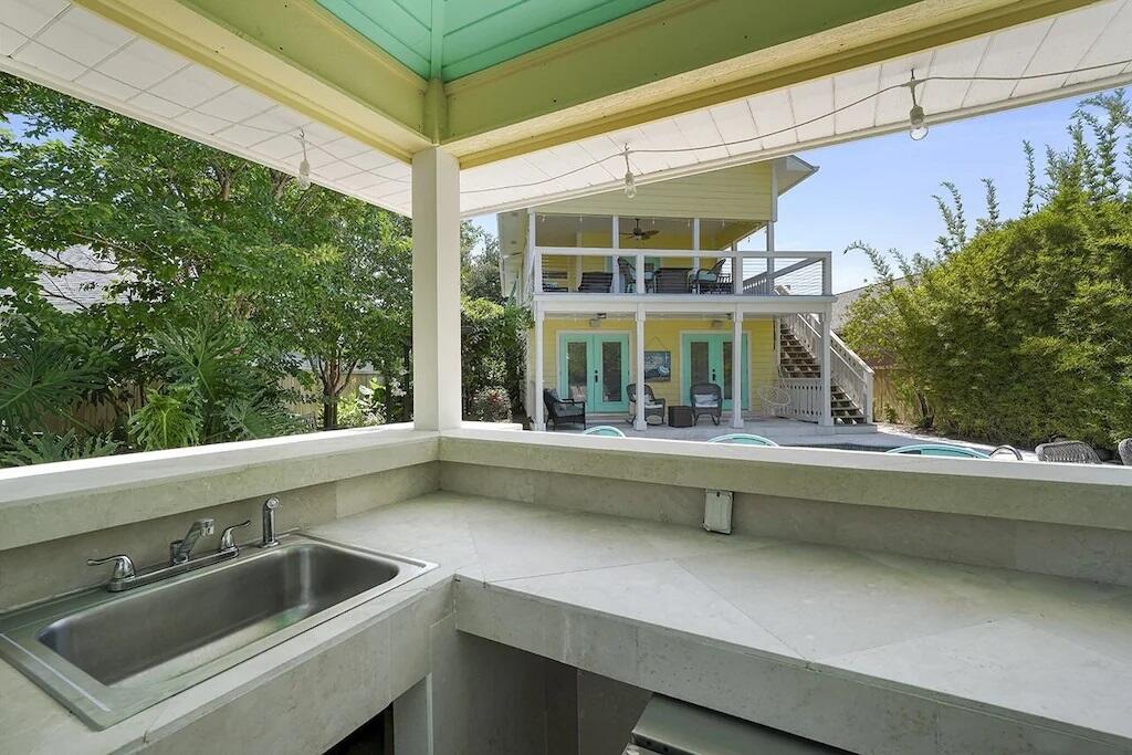 CRYSTAL BEACH - Residential