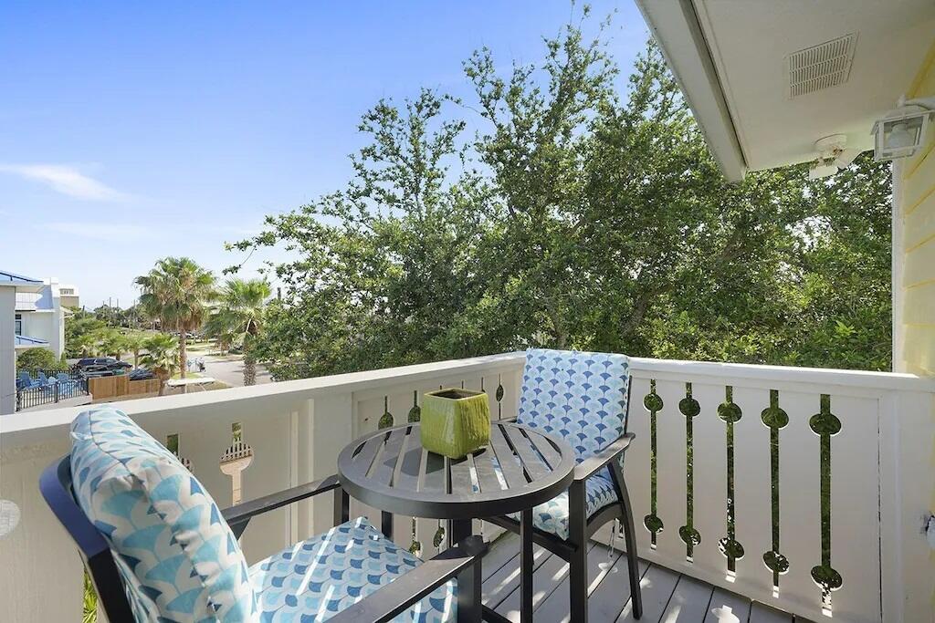 CRYSTAL BEACH - Residential