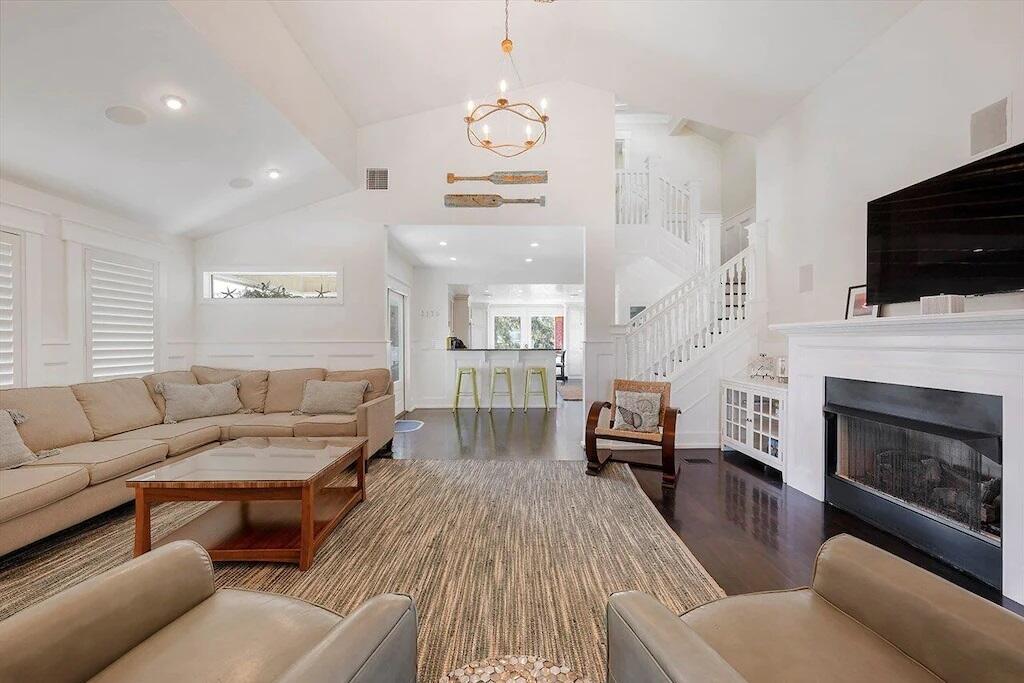 CRYSTAL BEACH - Residential
