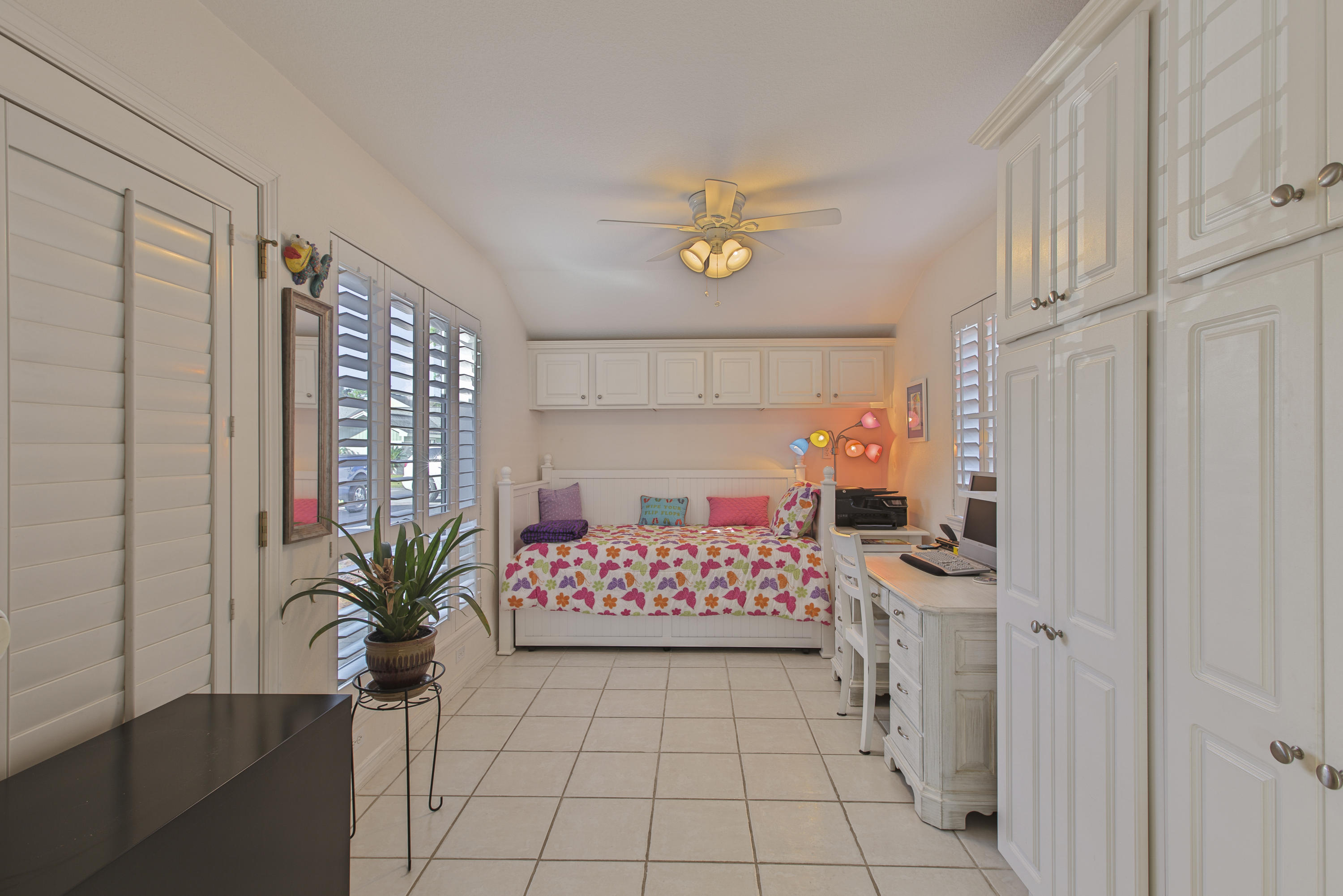 LINKSIDE VILLAGE UNIT 1 - Residential