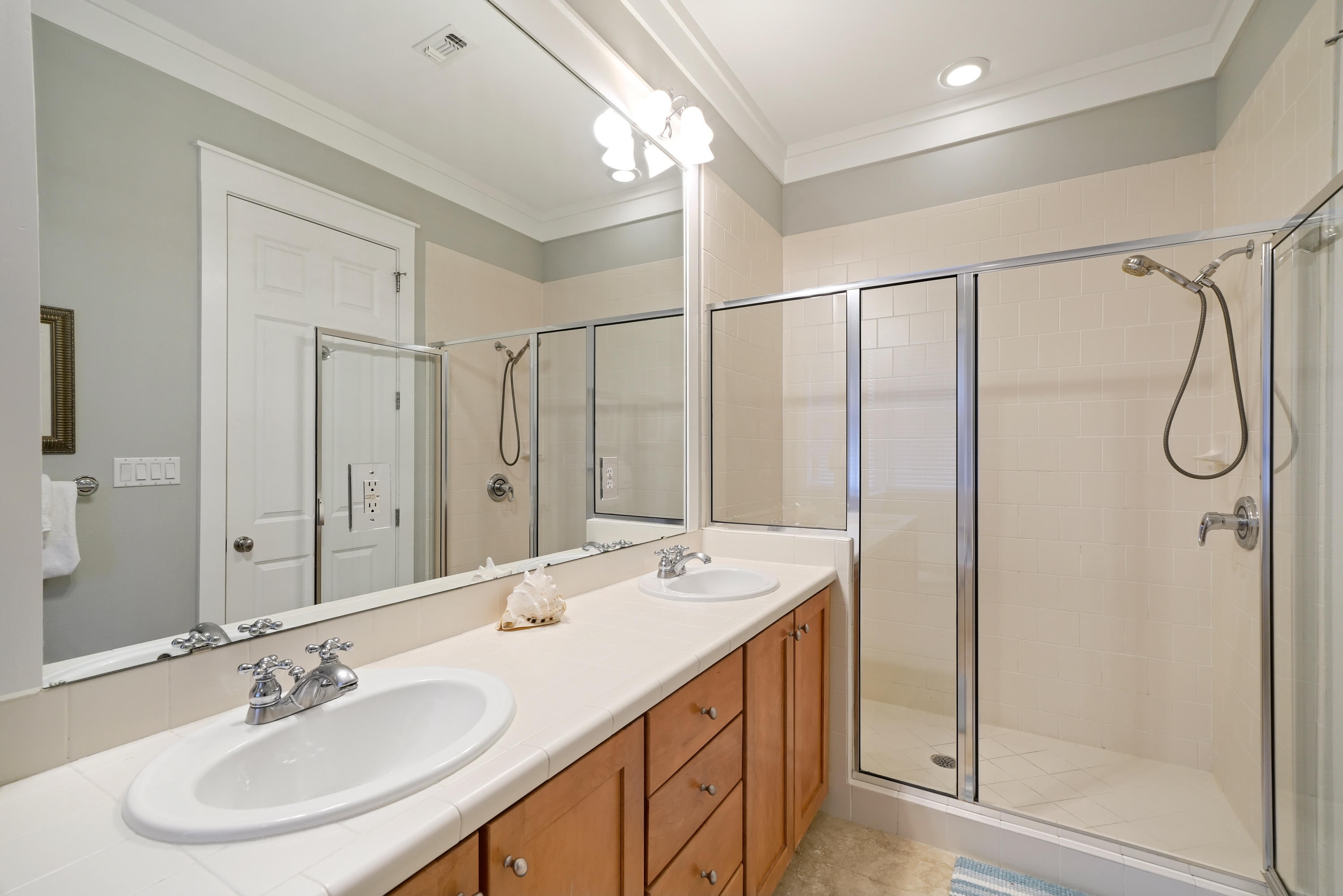 MAGNOLIA BAY - Residential