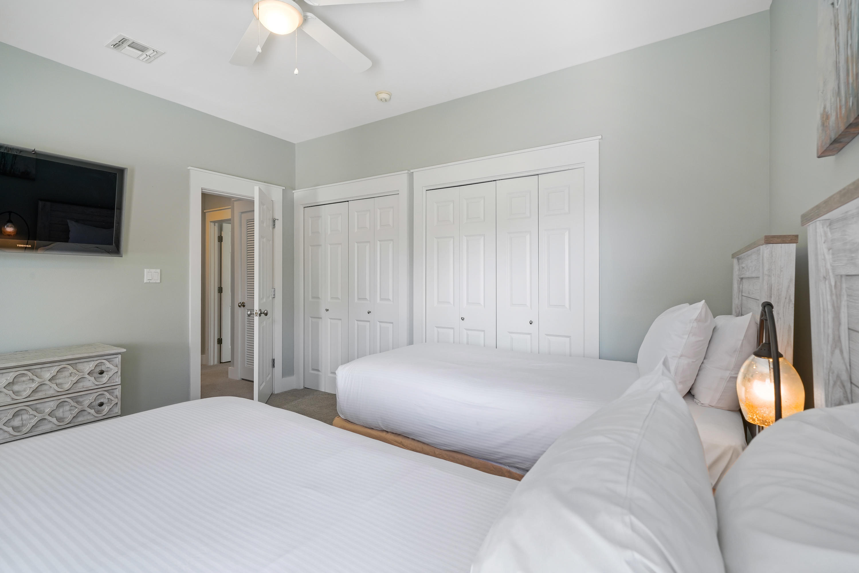 MAGNOLIA BAY - Residential