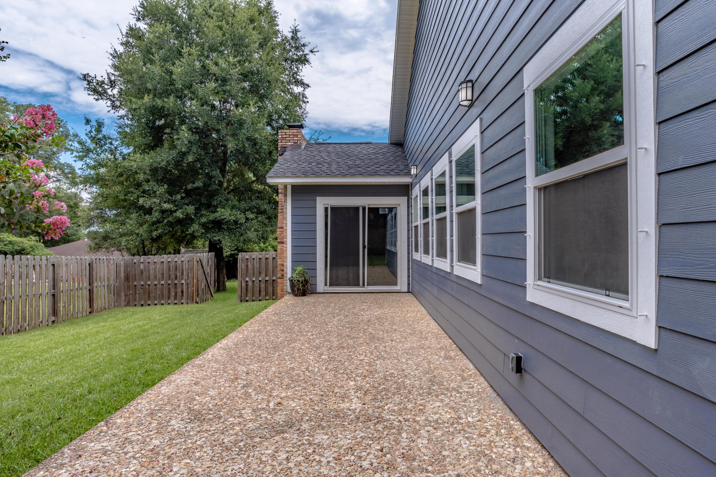 RIVER GARDENS - Residential