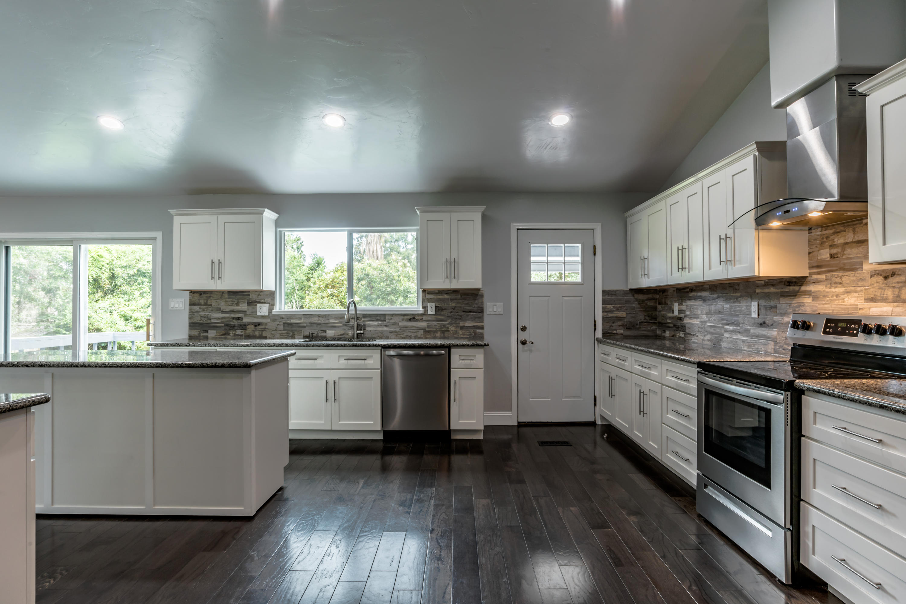 RIVER GARDENS - Residential