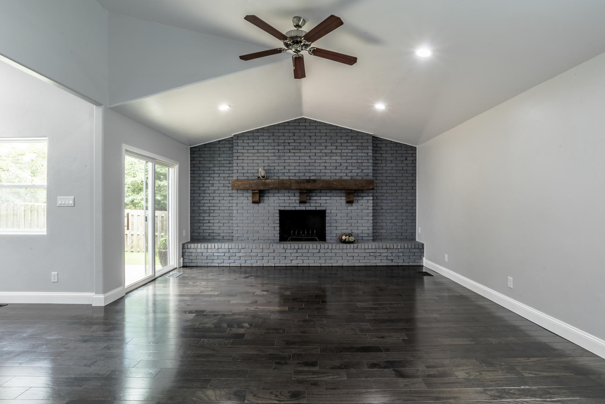 RIVER GARDENS - Residential