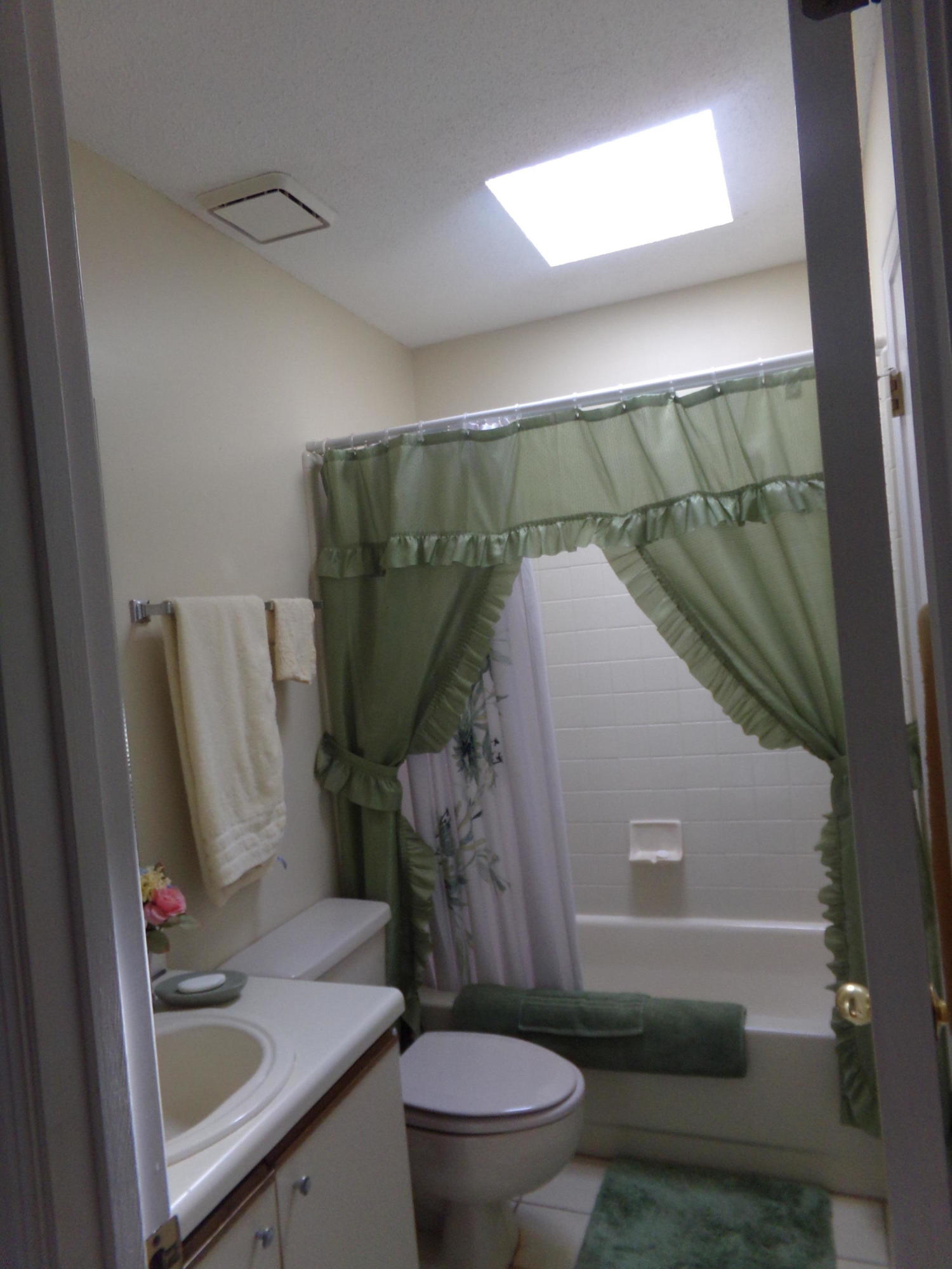 FOXWORTH ESTATES PH 1 - Residential