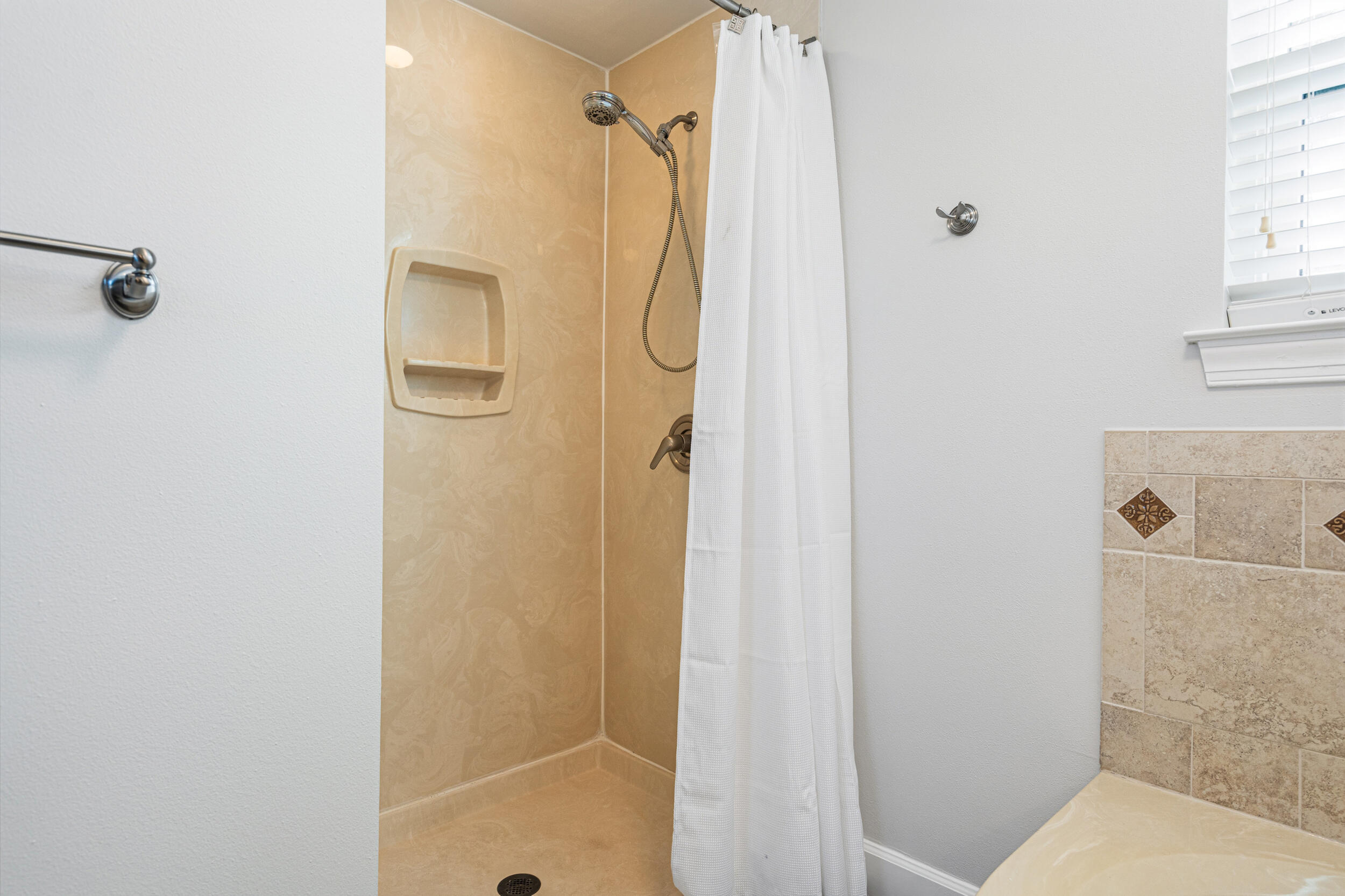 MARINERS COVE - Residential