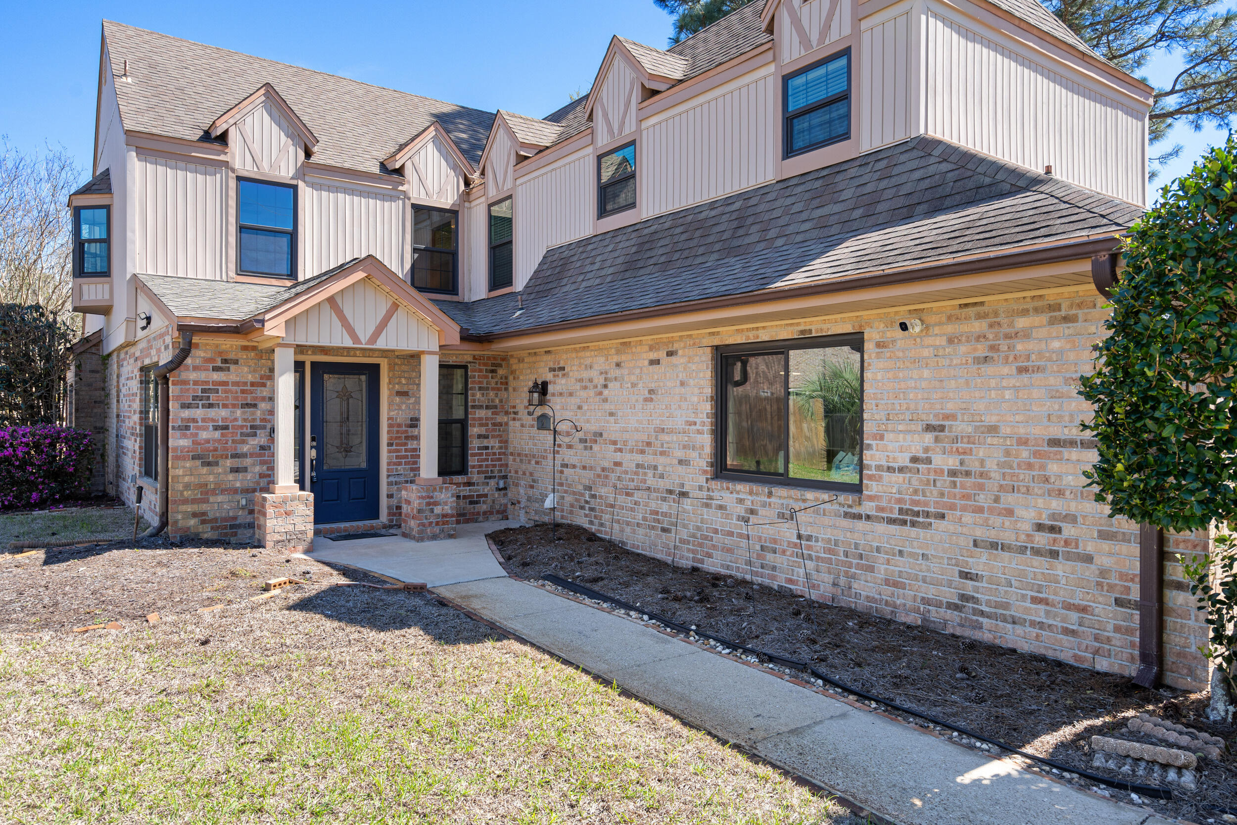 MARINERS COVE - Residential