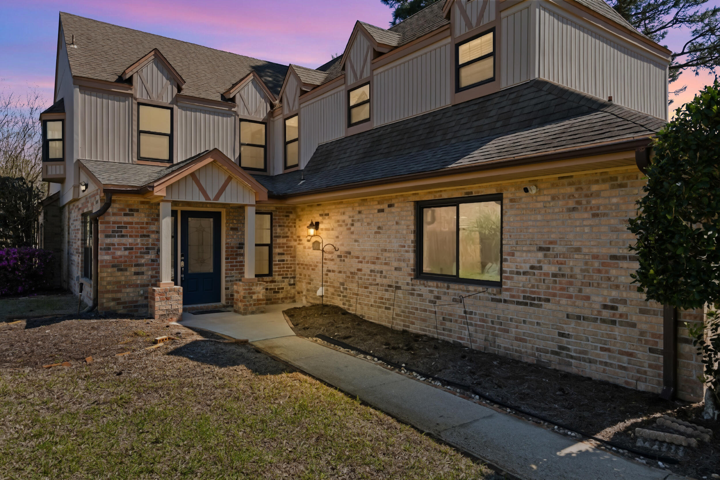 MARINERS COVE - Residential