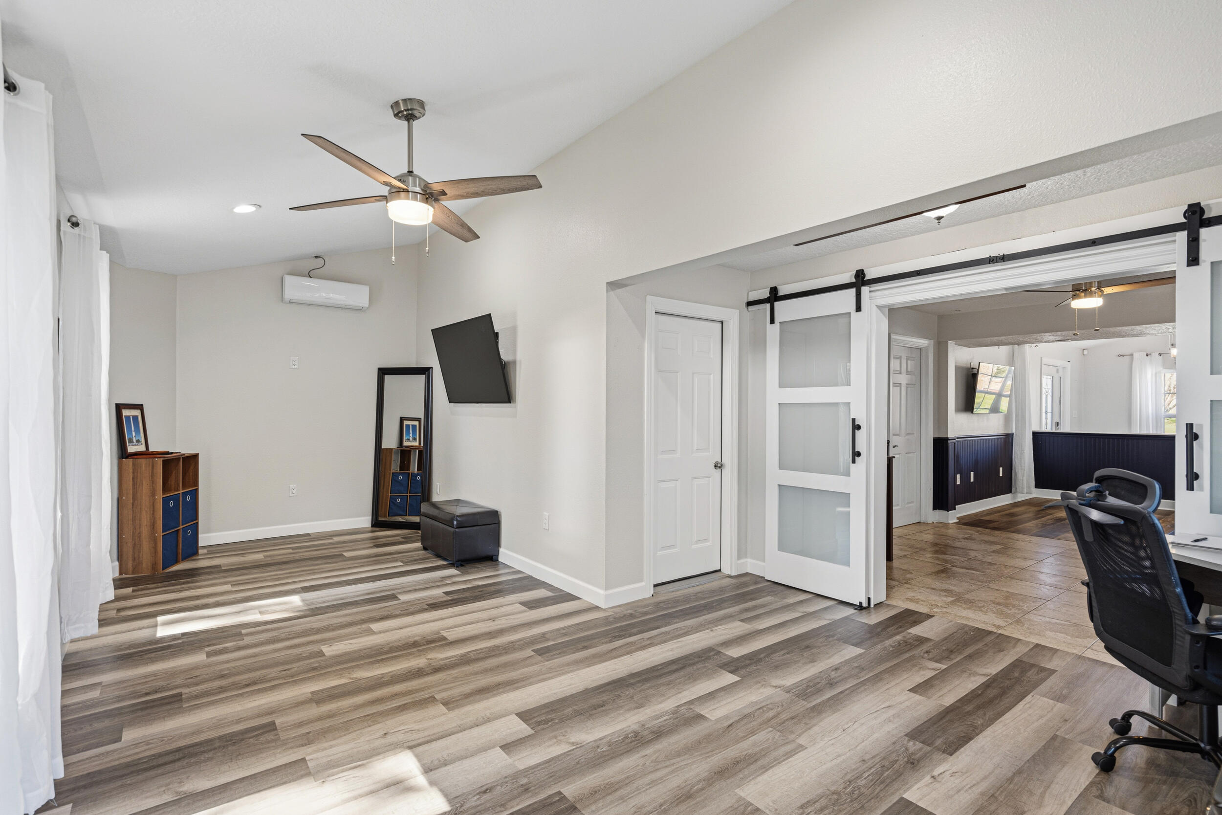 MARINERS COVE - Residential