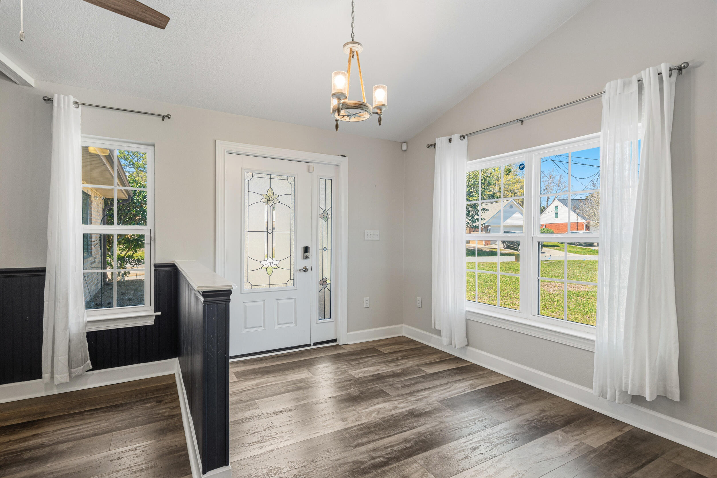 MARINERS COVE - Residential