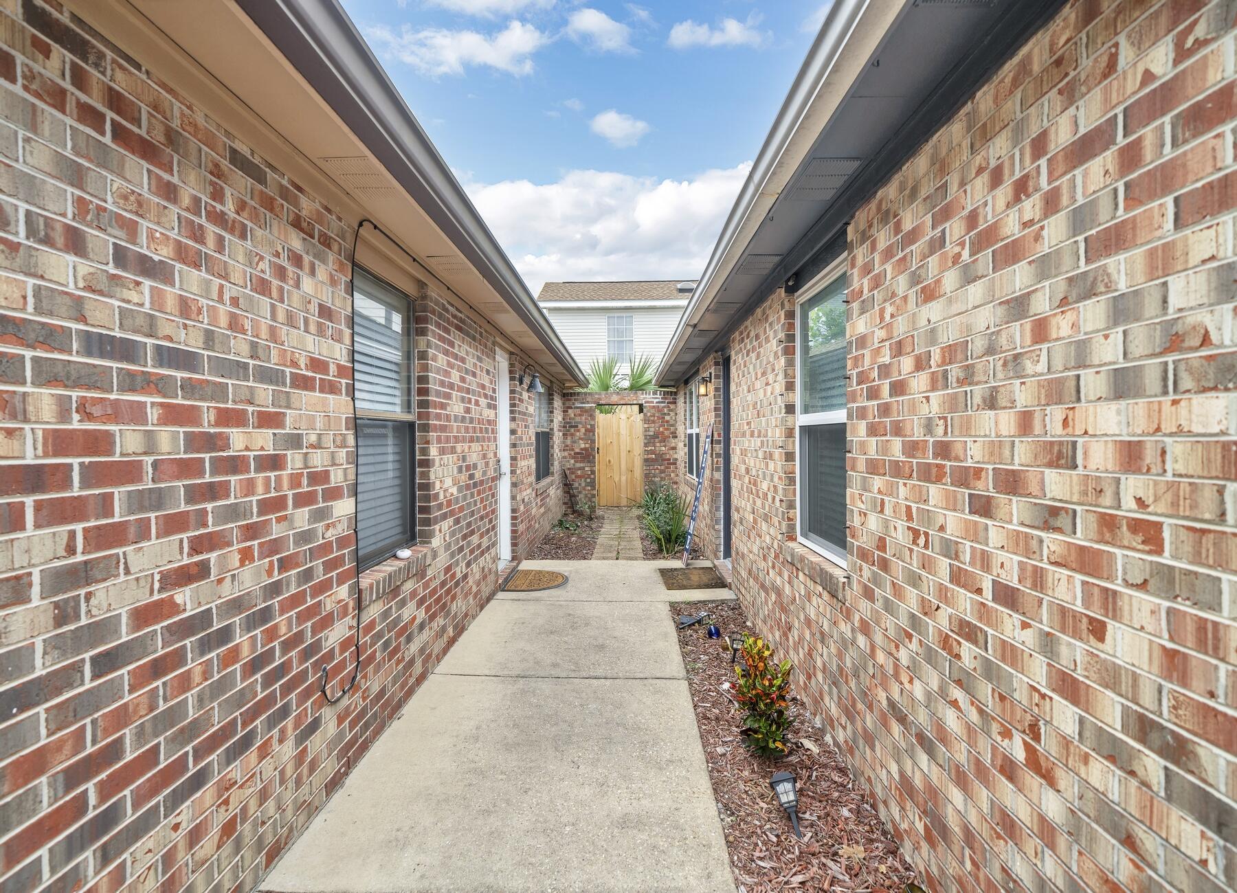 INDIAN OAKS - Residential Lease
