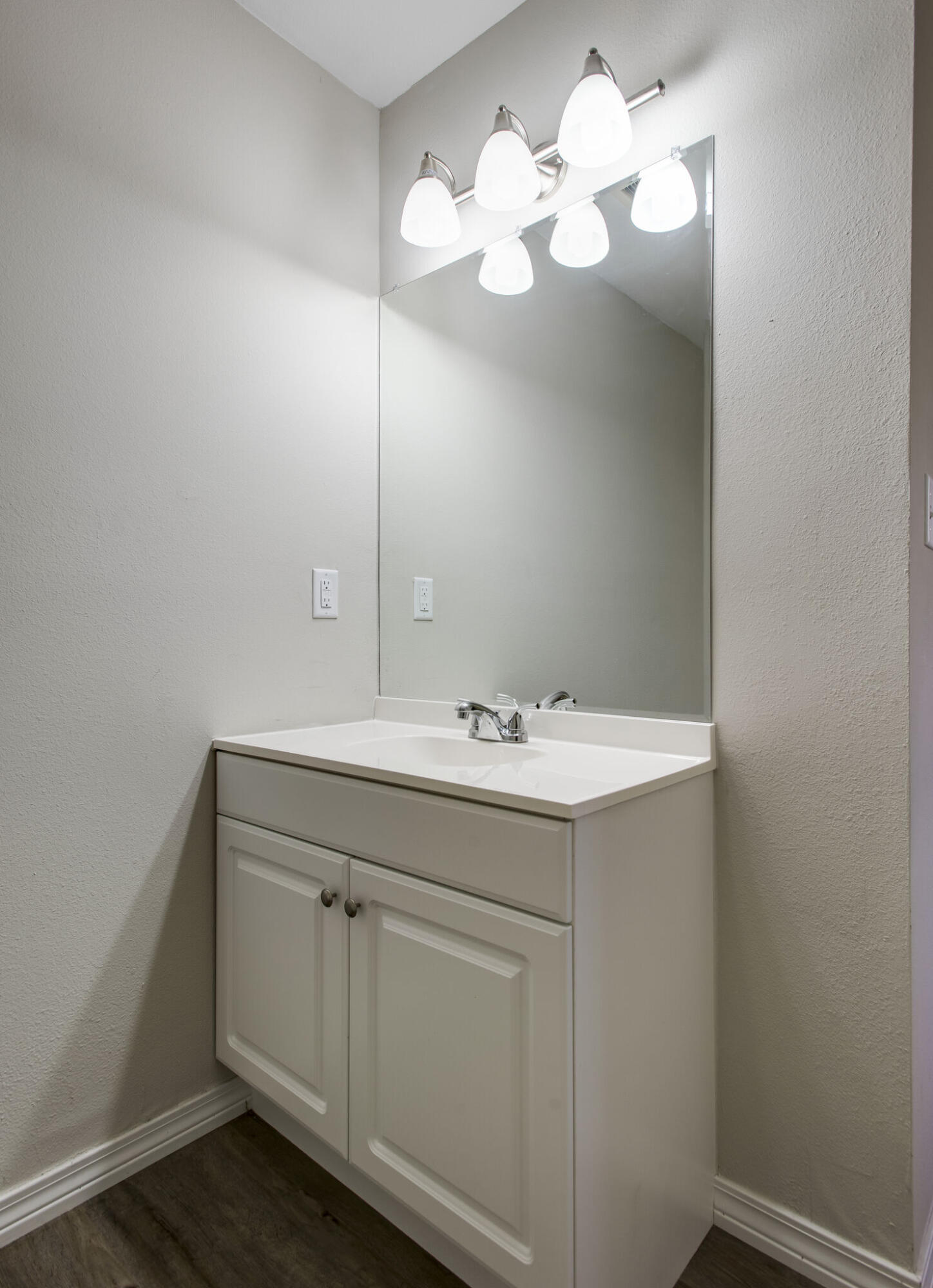 POST OAK PLACE PH 2 - Residential Lease