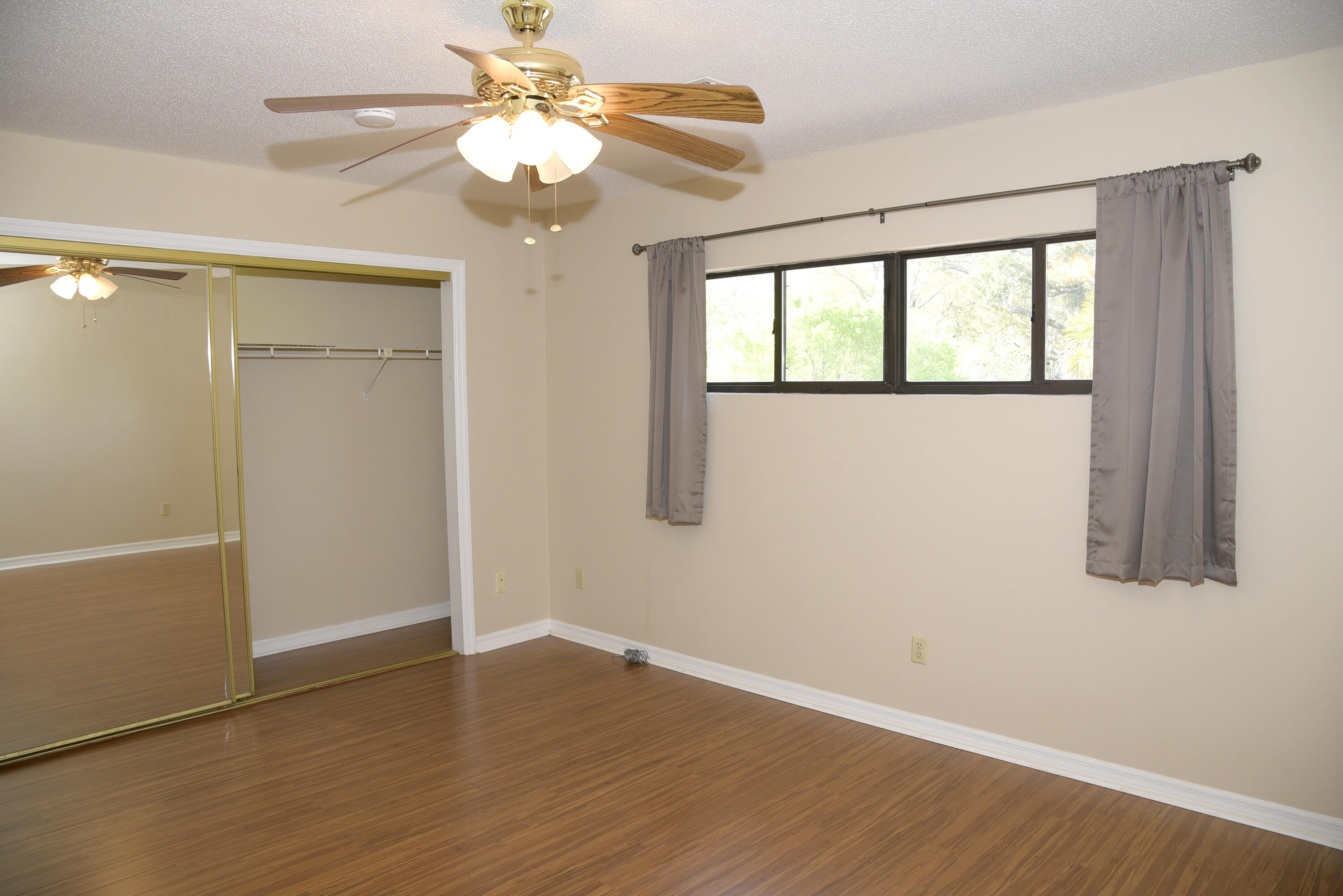 WATER OAKS 4 T/H - Residential Lease