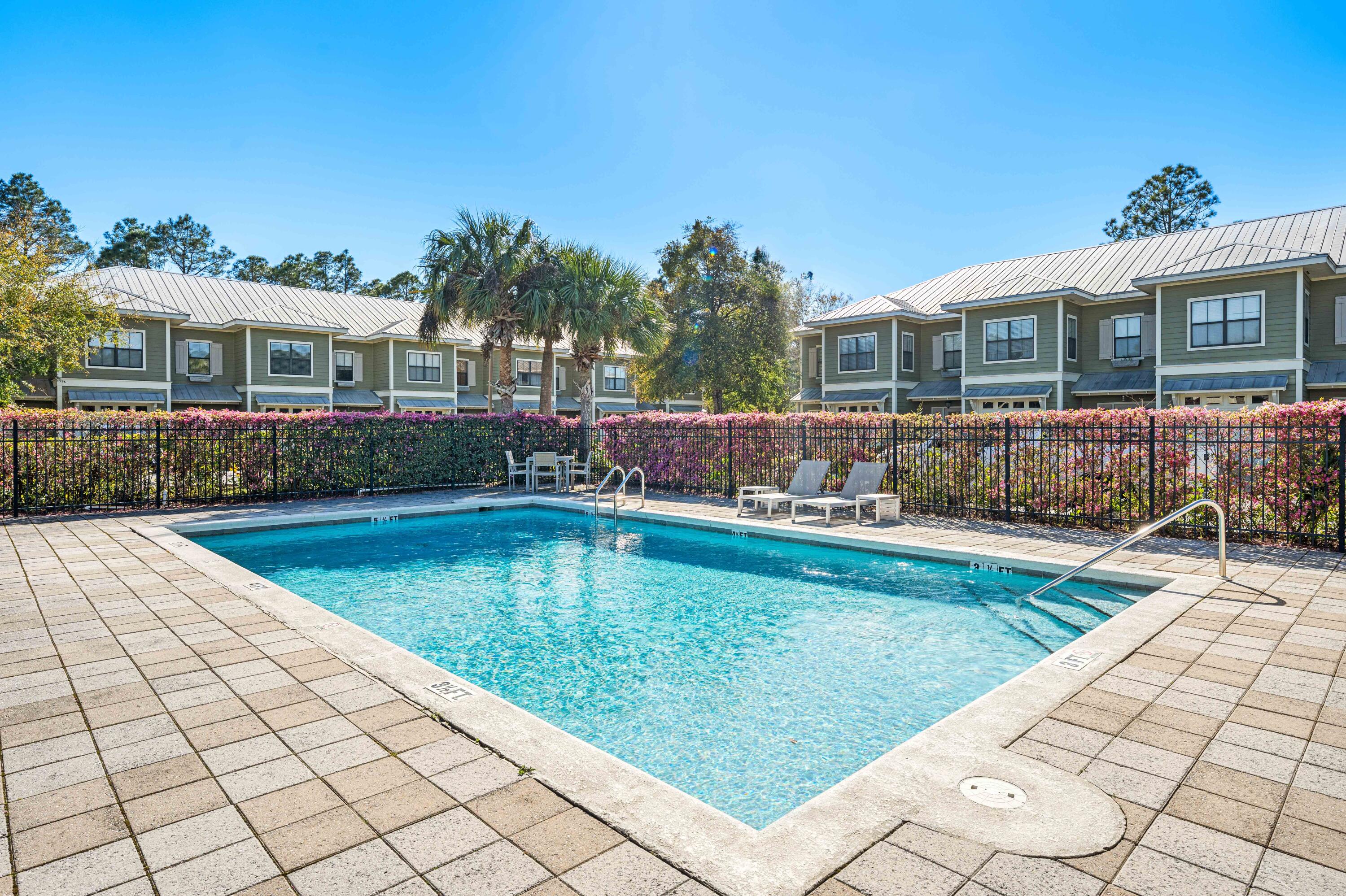 SOUTH HAVEN TOWNHOMES - Residential