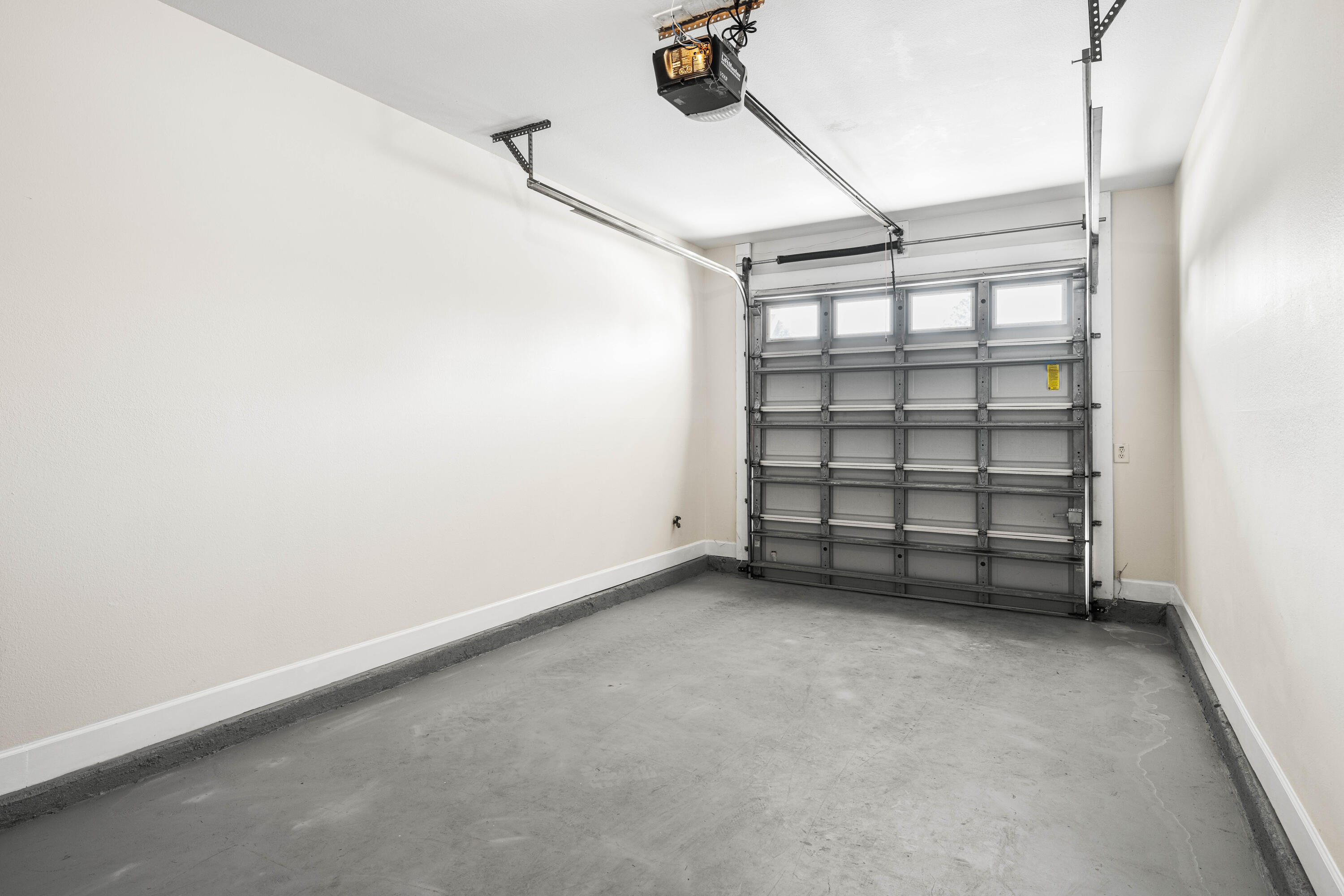 SOUTH HAVEN TOWNHOMES - Residential