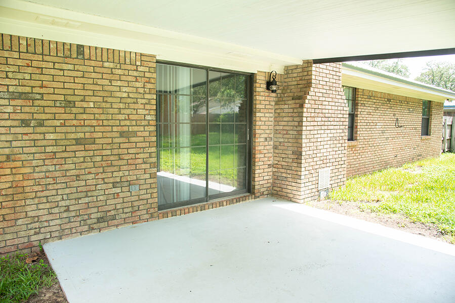 BAYOU WOODS 5TH ADD LOT 3 - Residential Lease