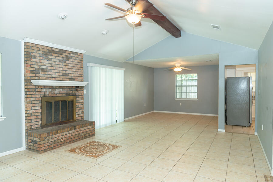 BAYOU WOODS 5TH ADD LOT 3 - Residential Lease