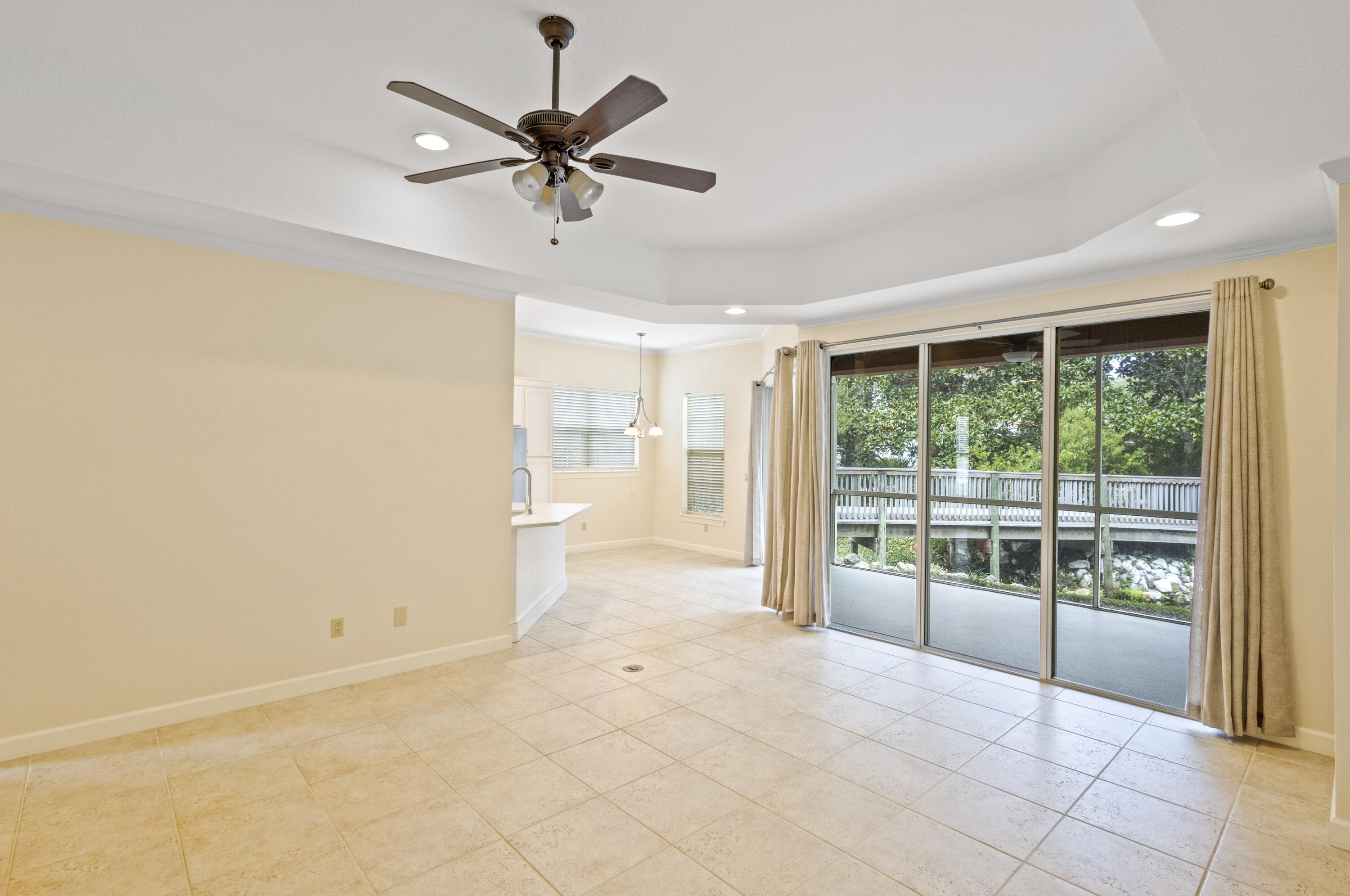 CRYSTAL COVE - Residential