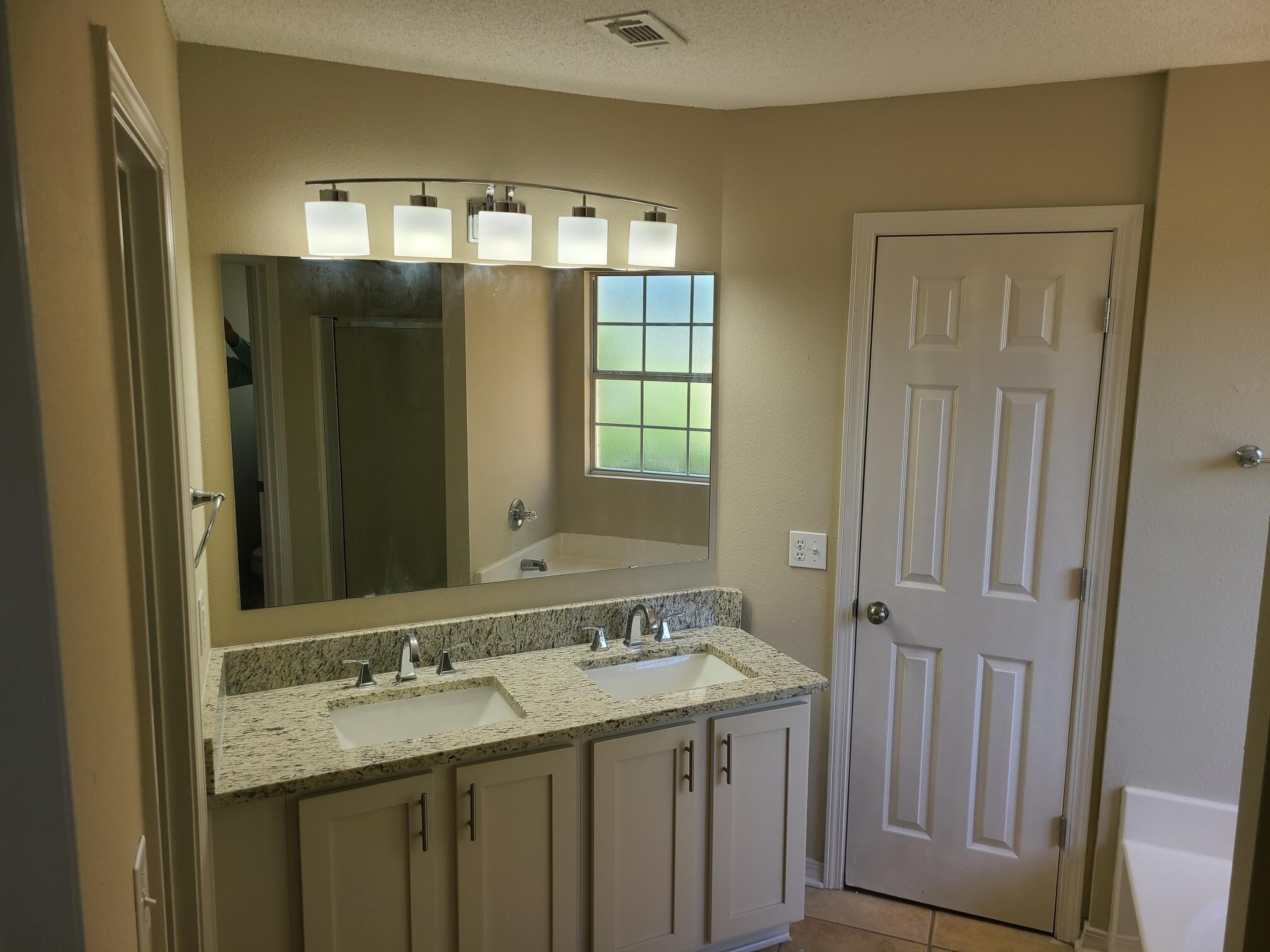 ASHWOOD - Residential