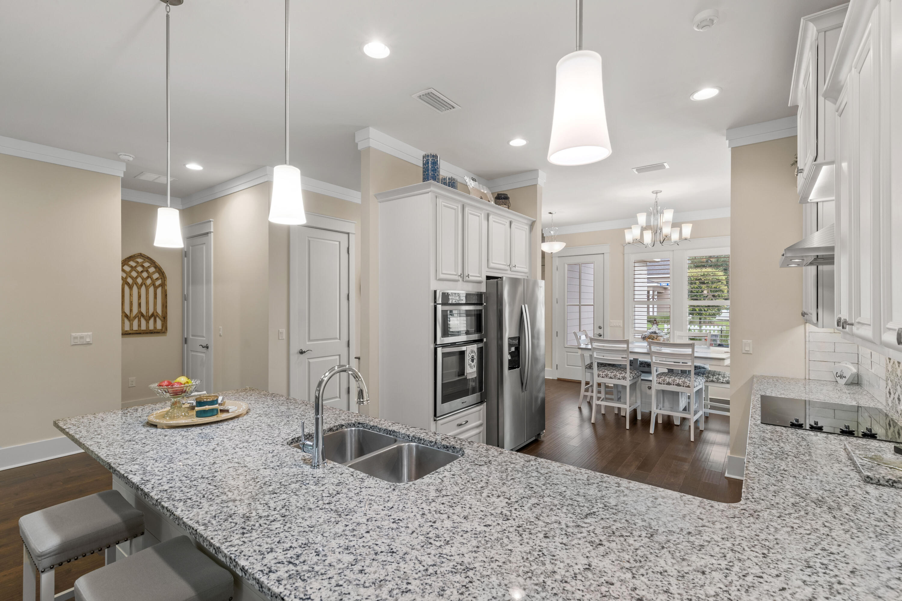 PARADISE COVE - Residential