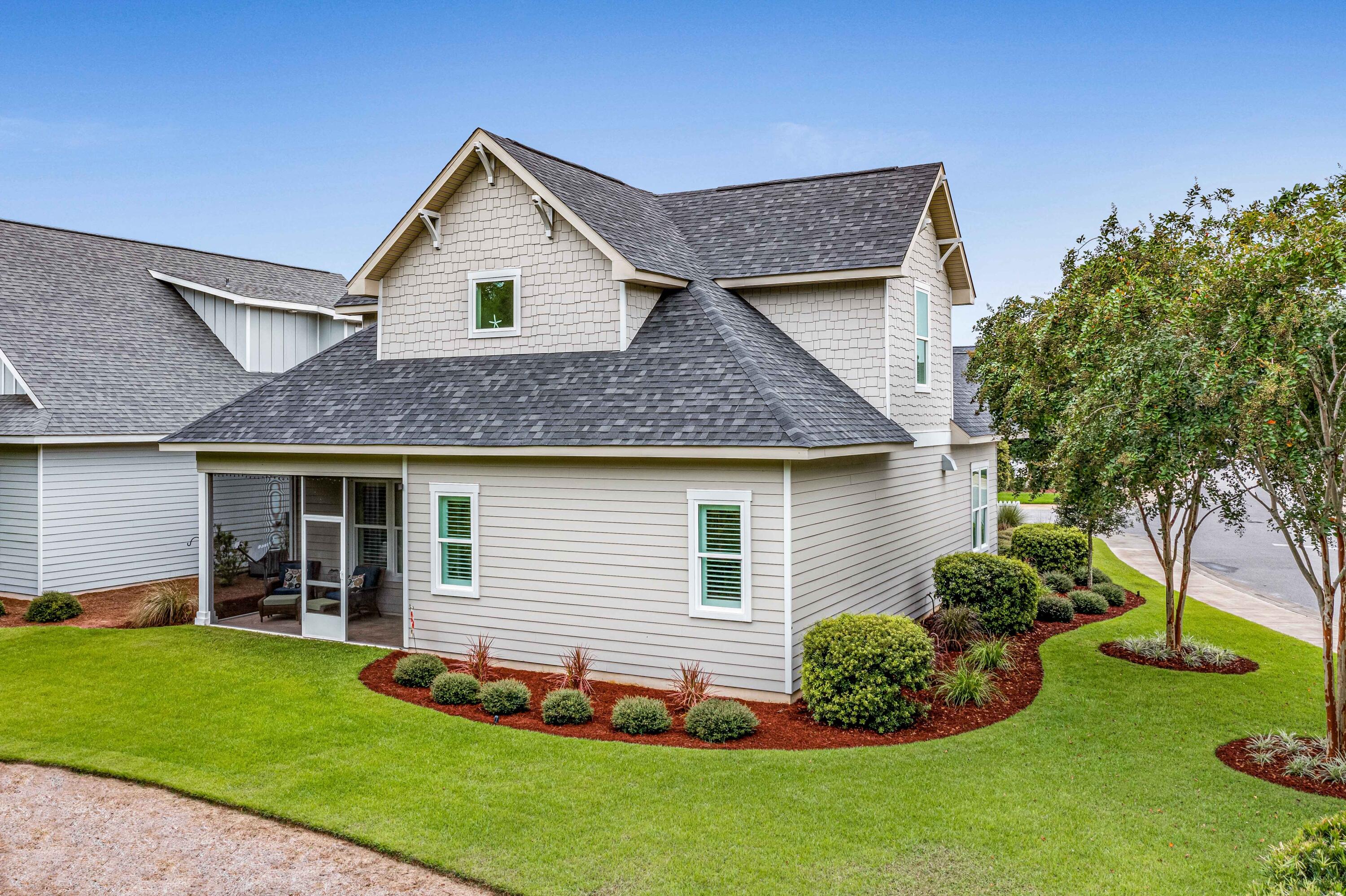 PARADISE COVE - Residential