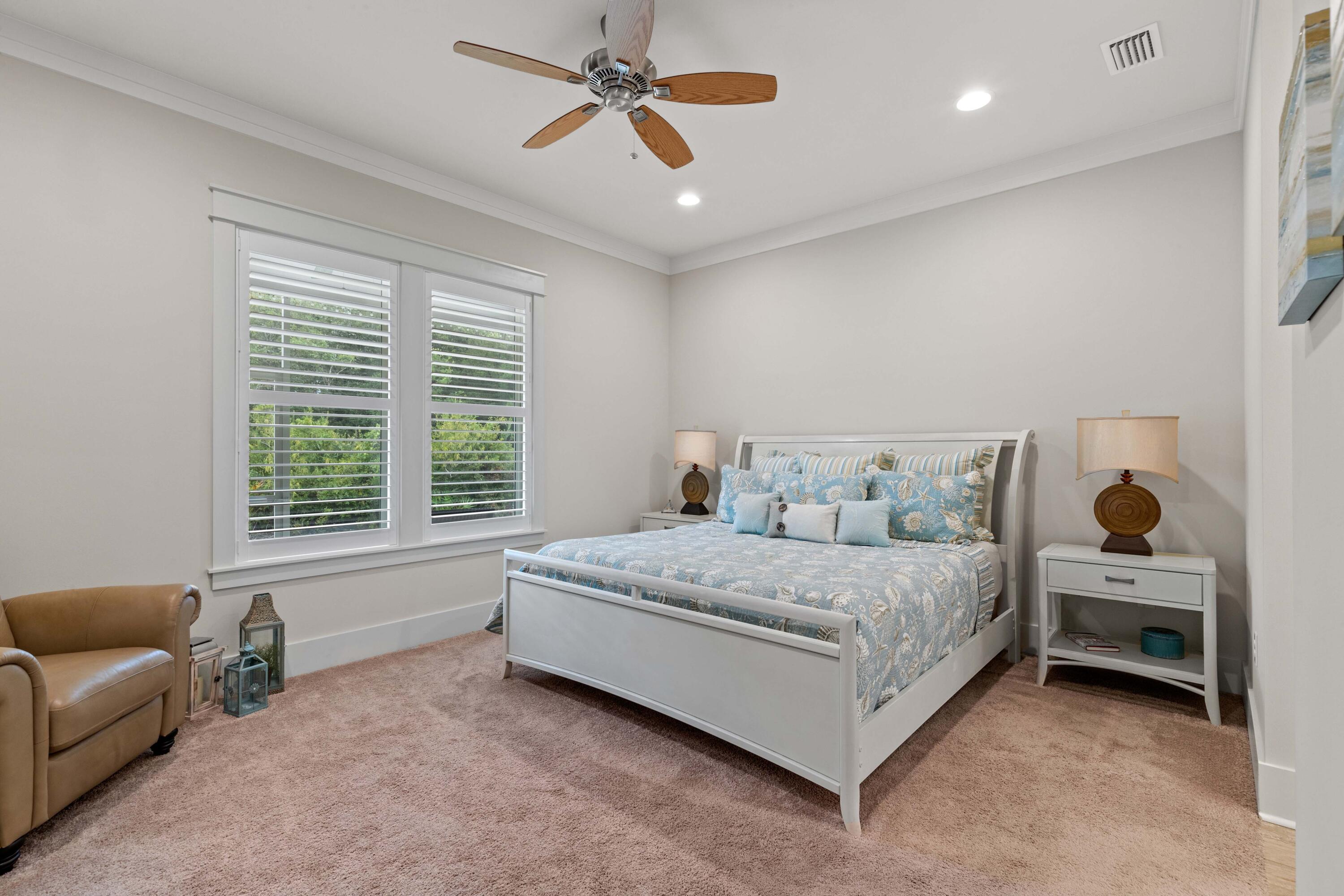 PARADISE COVE - Residential