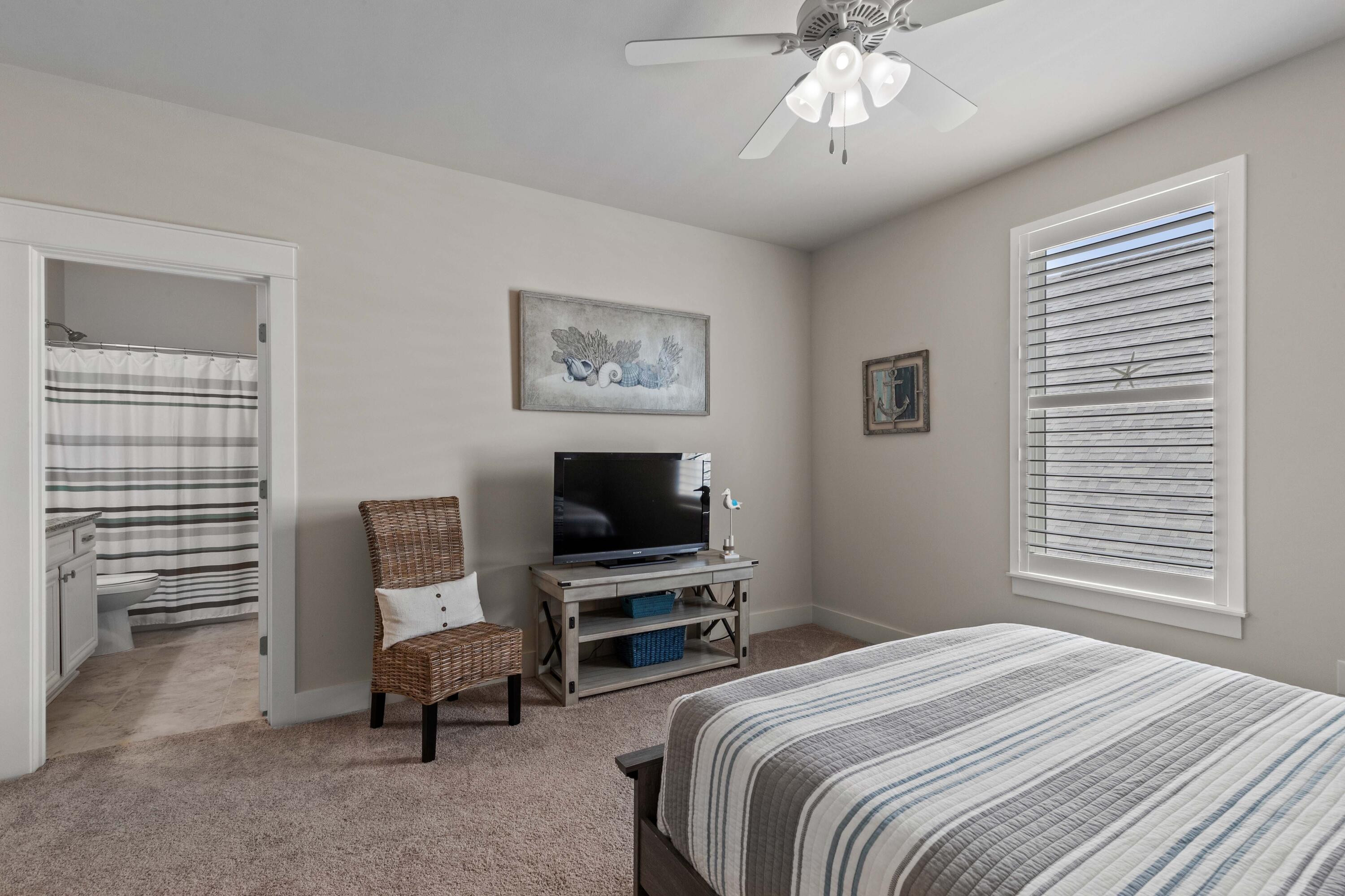 PARADISE COVE - Residential