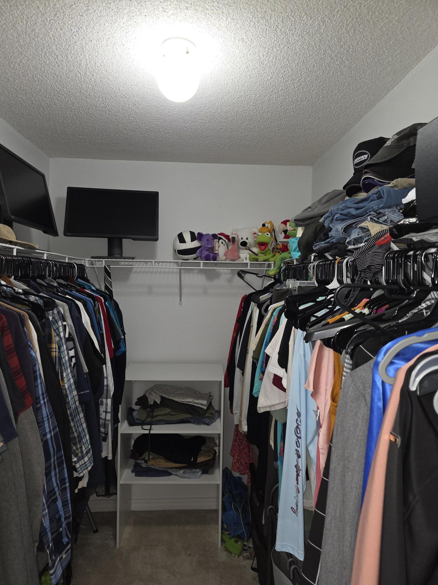 HAWK'S NEST - Residential