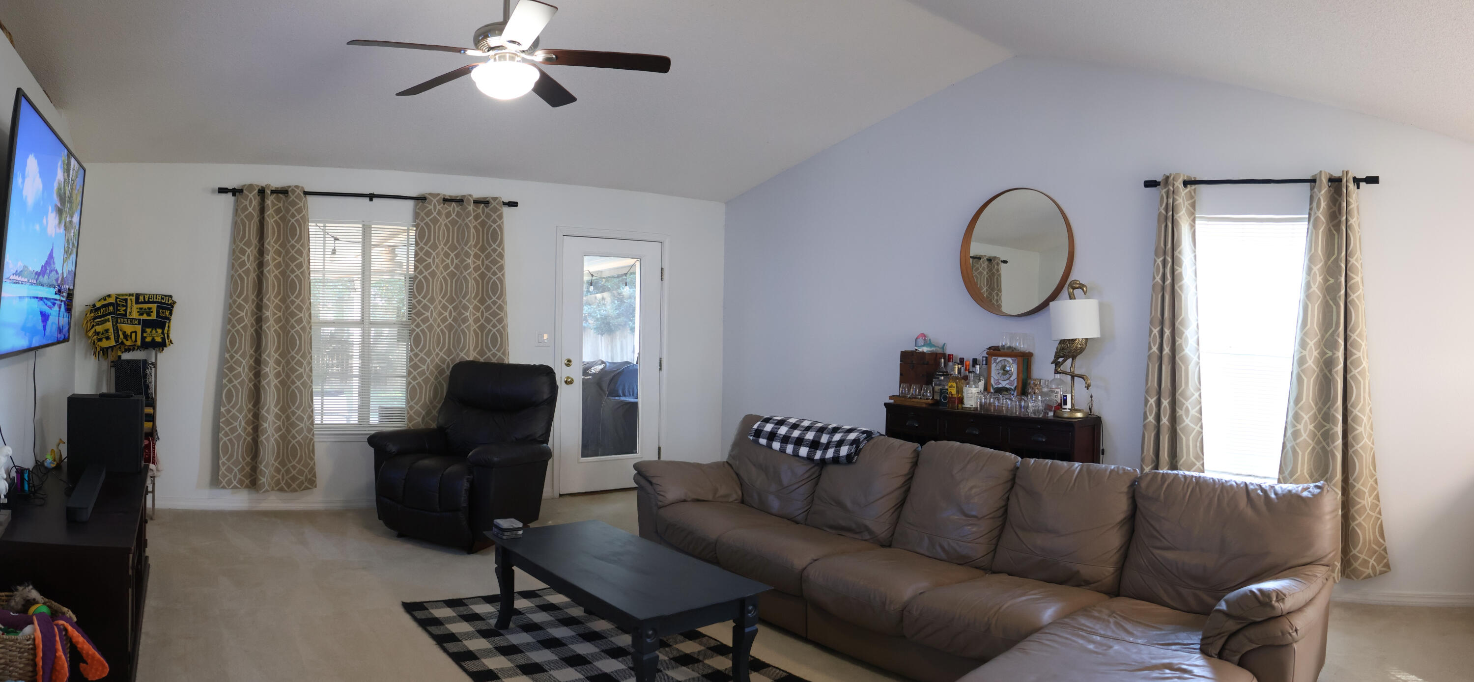 HAWK'S NEST - Residential