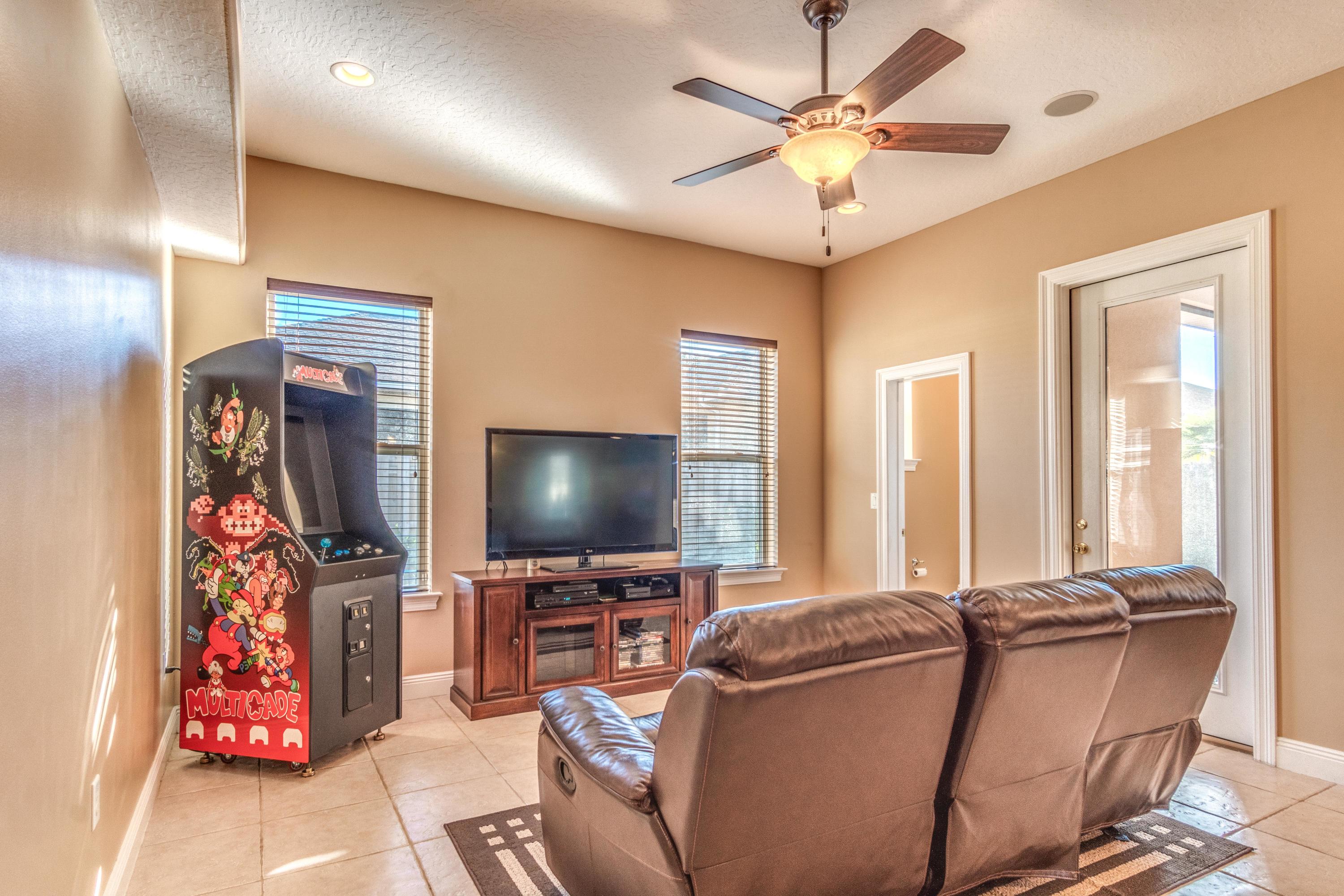 CHARDONNAY ESTATES - Residential